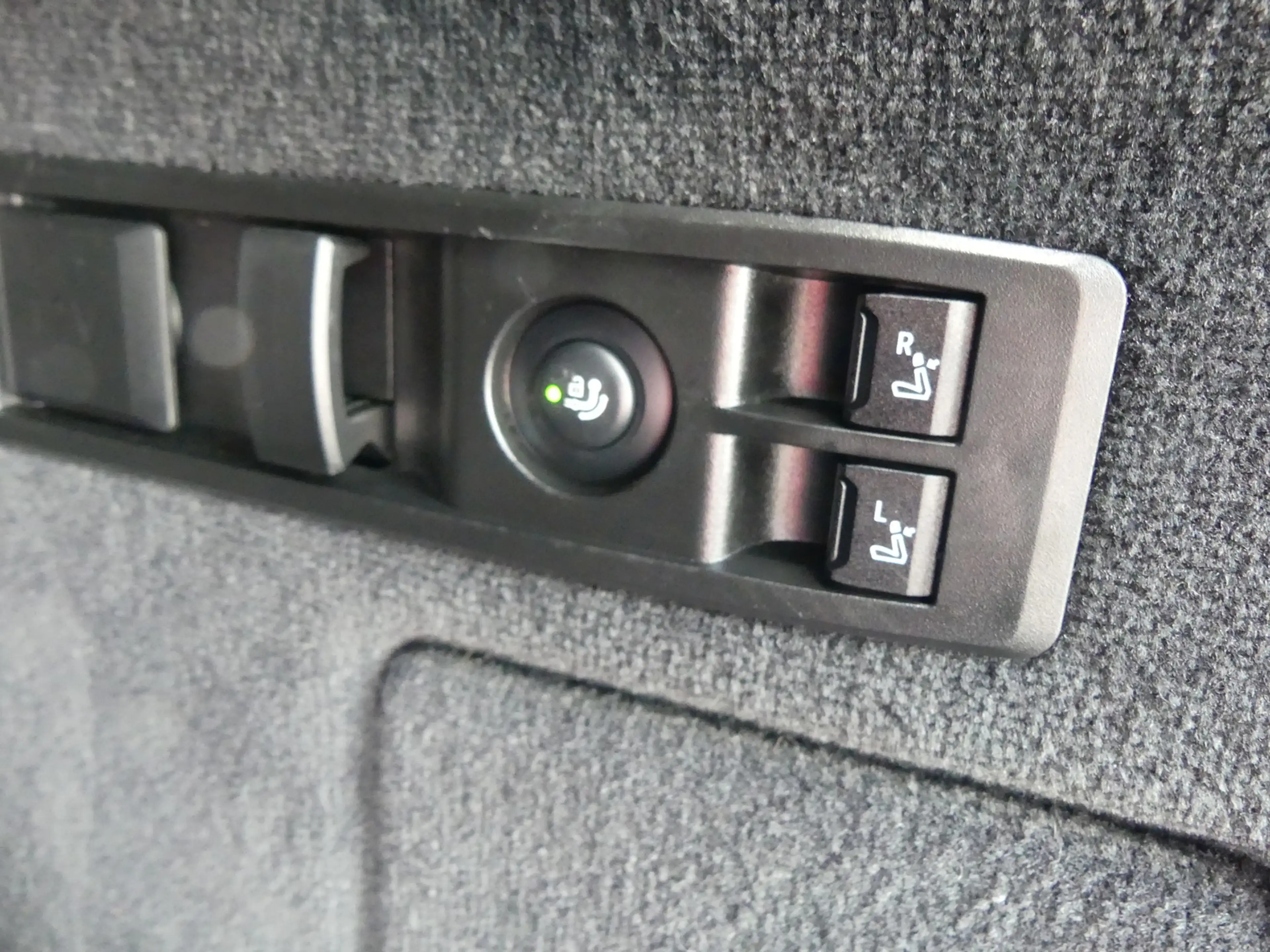 BMW iX M60 22ZOLL PANO/B&W/SOFT/AHK/LASER — photo 13