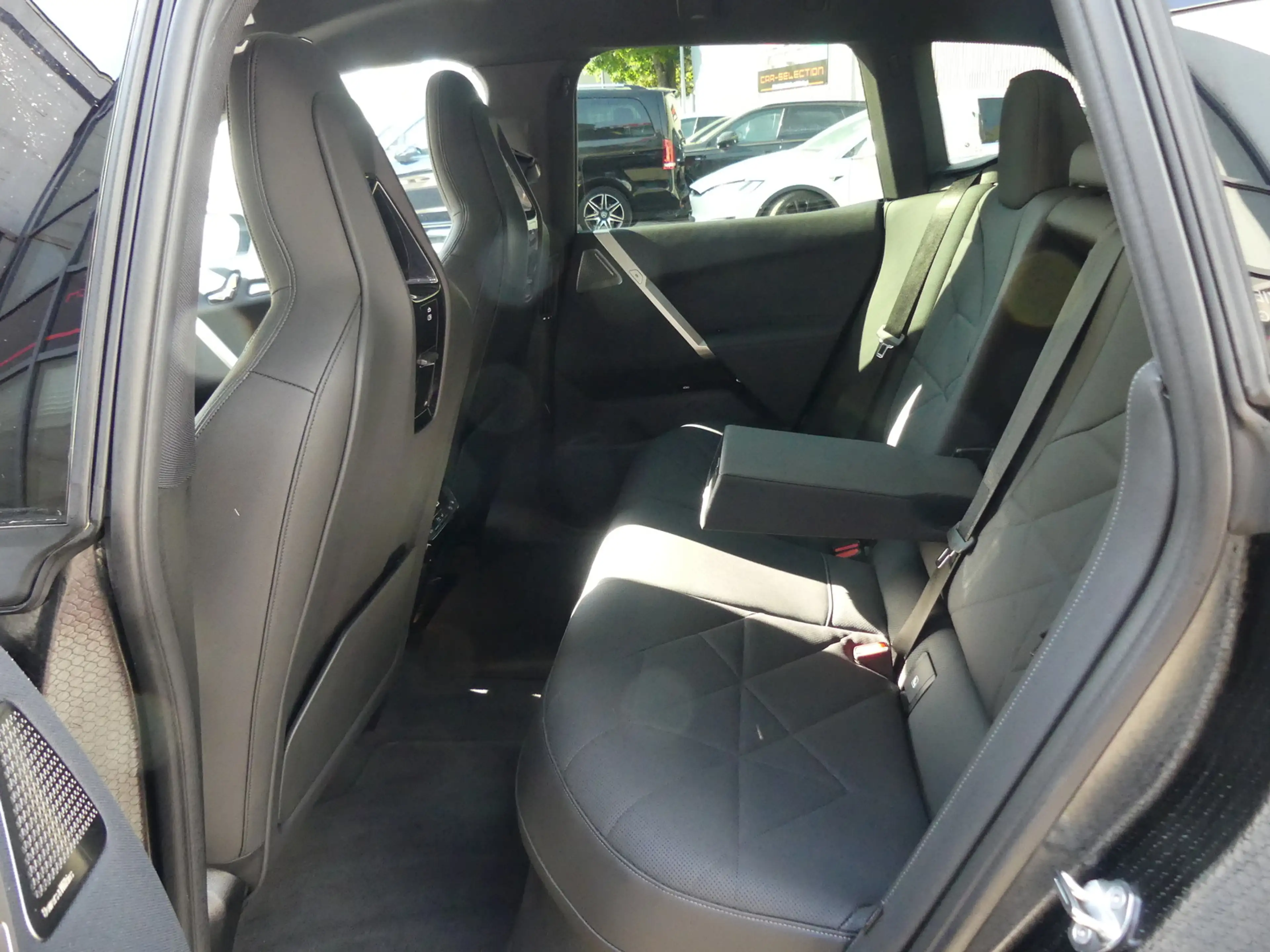 BMW iX M60 22ZOLL PANO/B&W/SOFT/AHK/LASER — photo 11