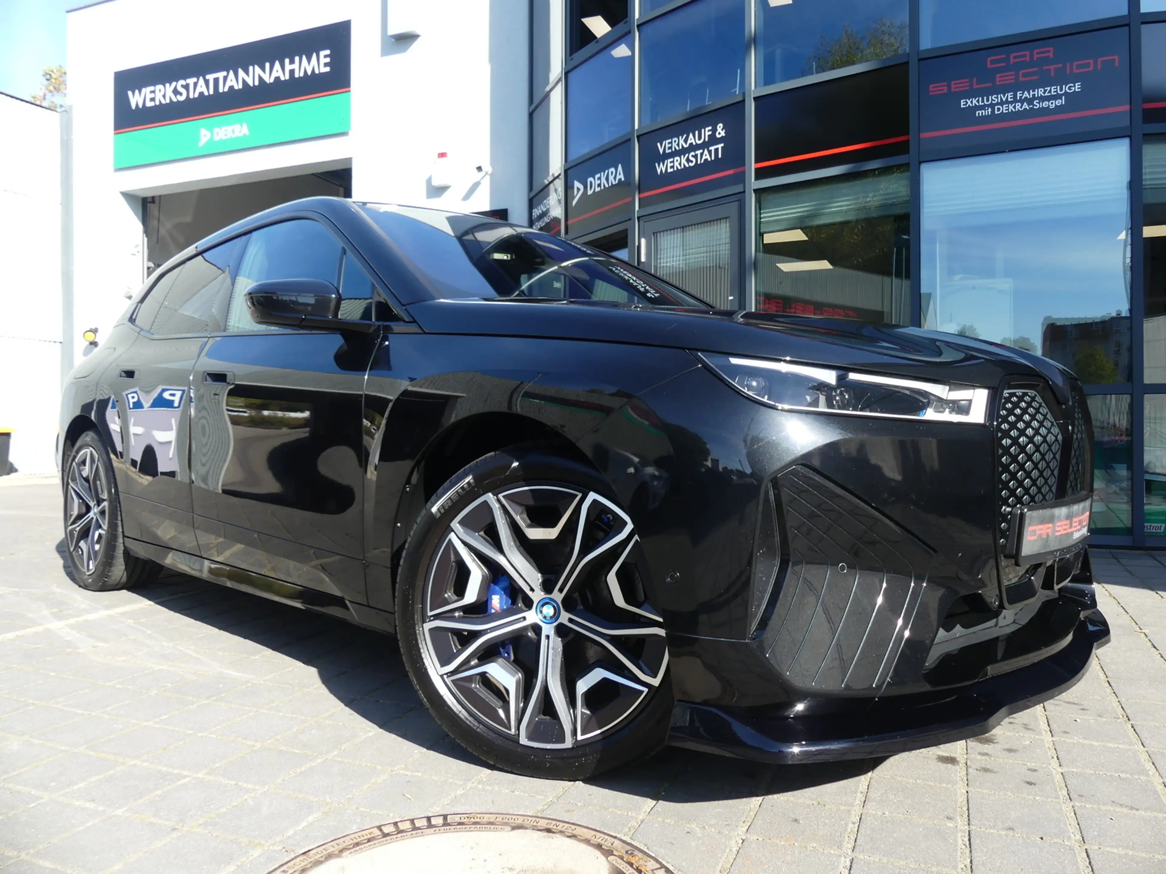 BMW iX M60 22ZOLL PANO/B&W/SOFT/AHK/LASER