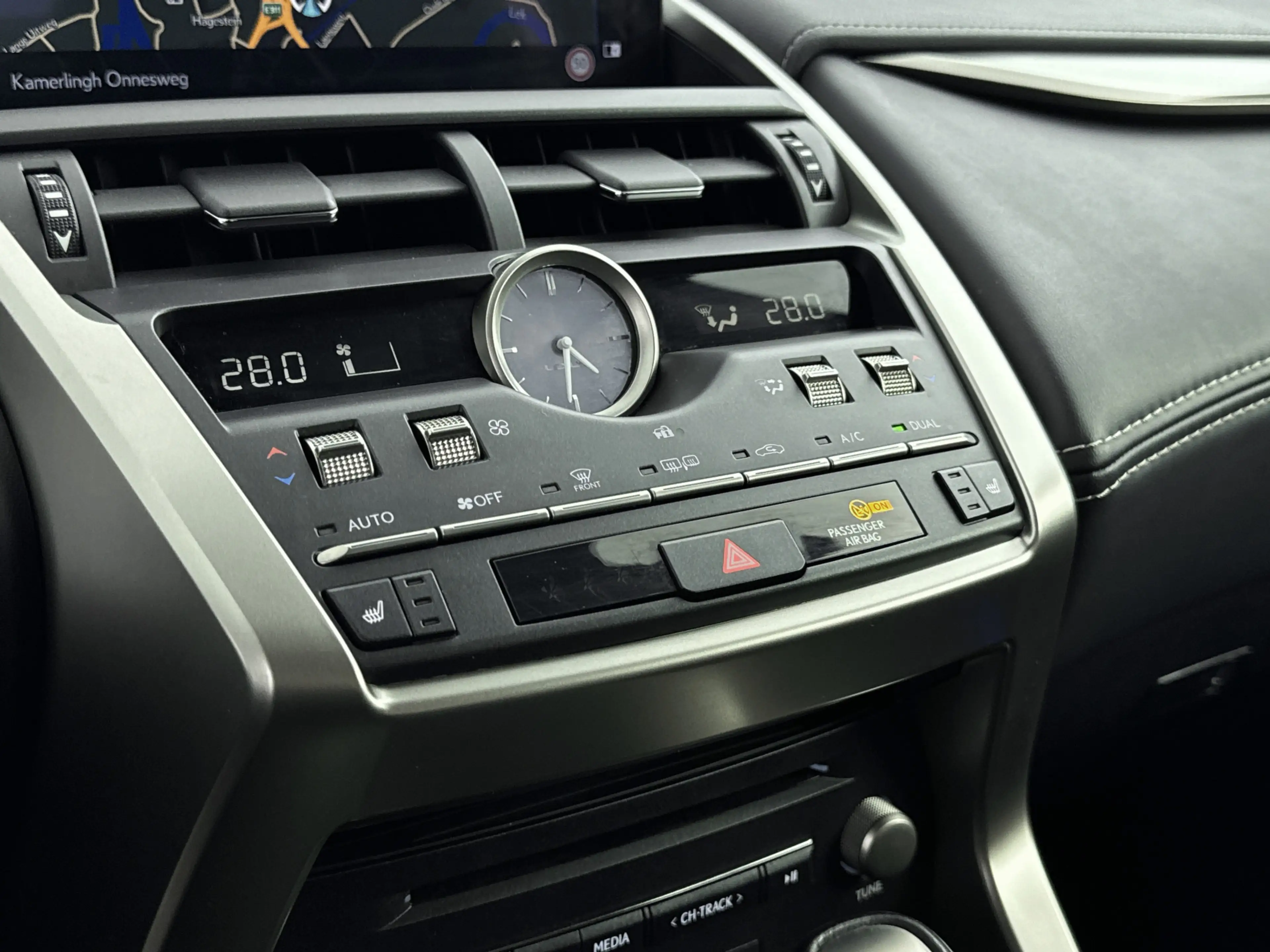 Lexus NX 300h AWD Business Line Pro | Carplay | Stoelverwarming — photo 8