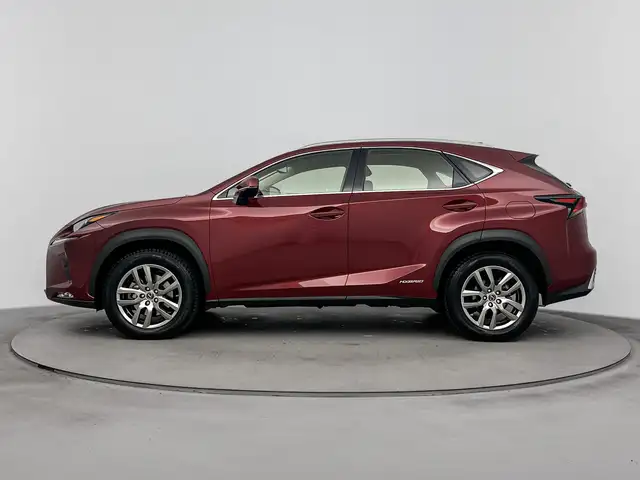 Lexus NX view 3
