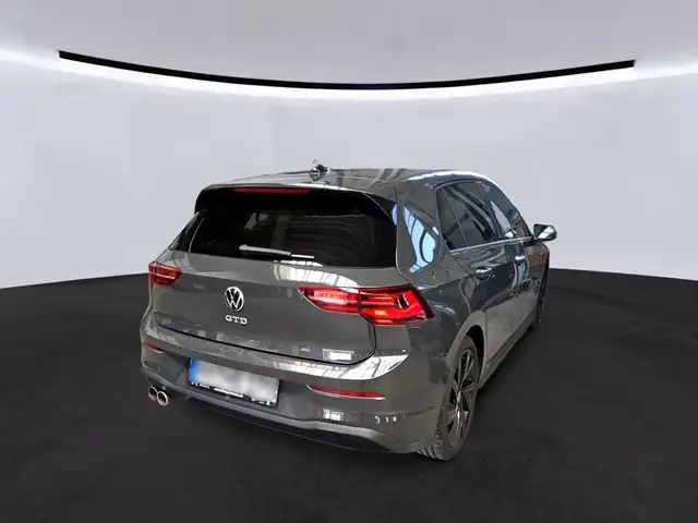 Volkswagen Golf view 4