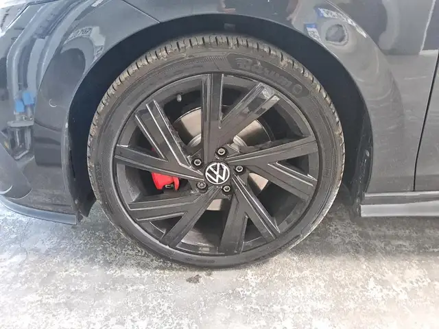 Volkswagen Golf view 5
