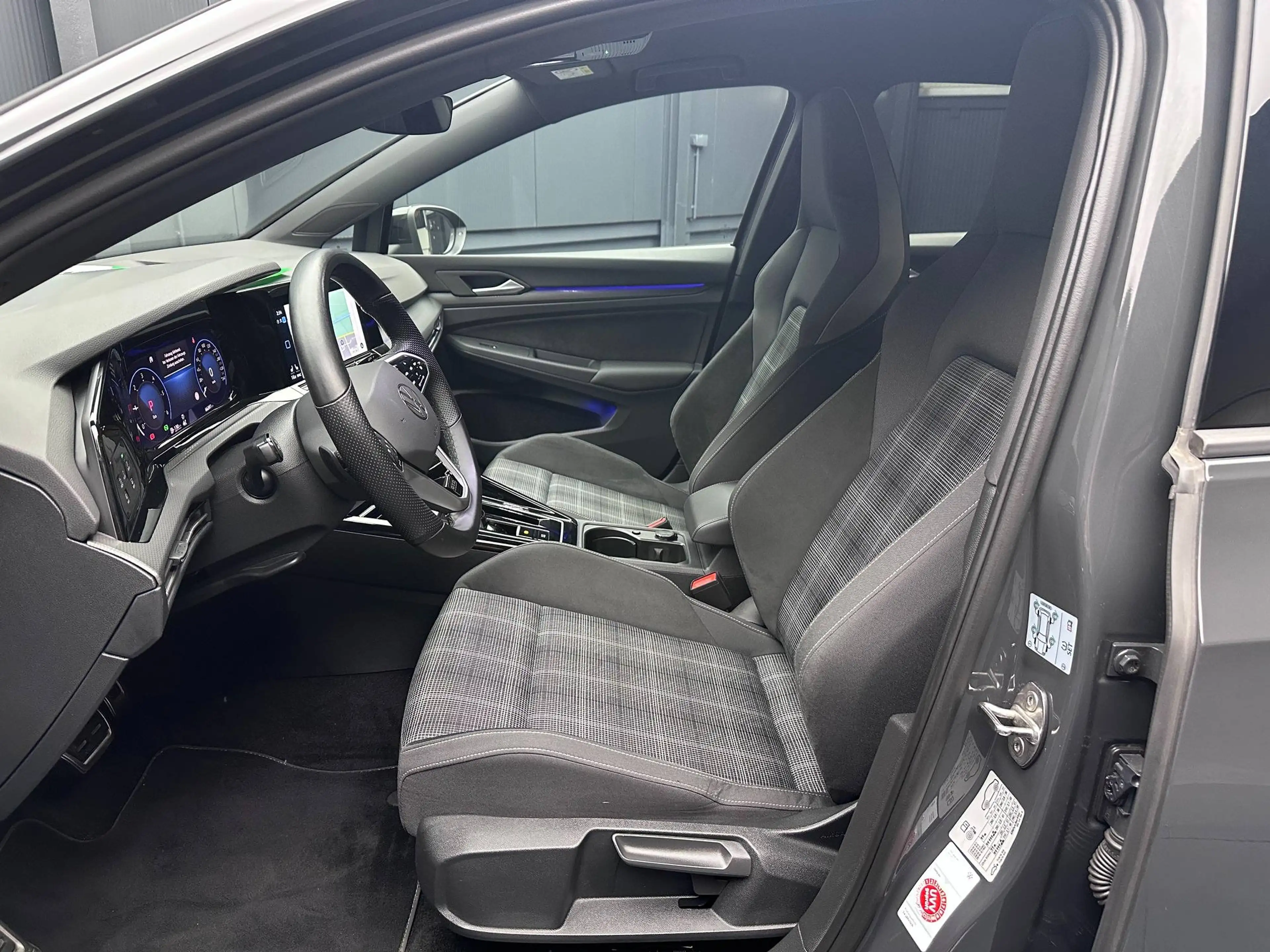 Volkswagen Golf GTD Black Style*Standhzg*HuD*DCC*KAMERA*.Matirx-IQ.Light* — photo 14