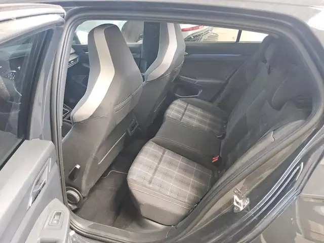 Volkswagen Golf view 11