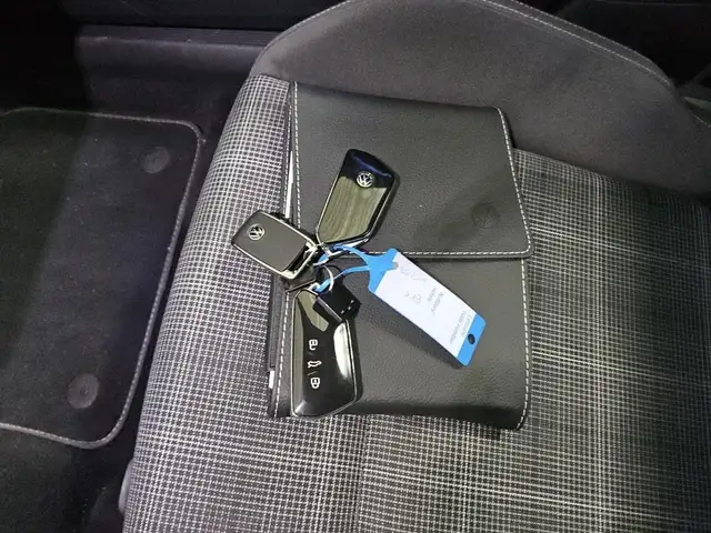 Volkswagen Golf view 6