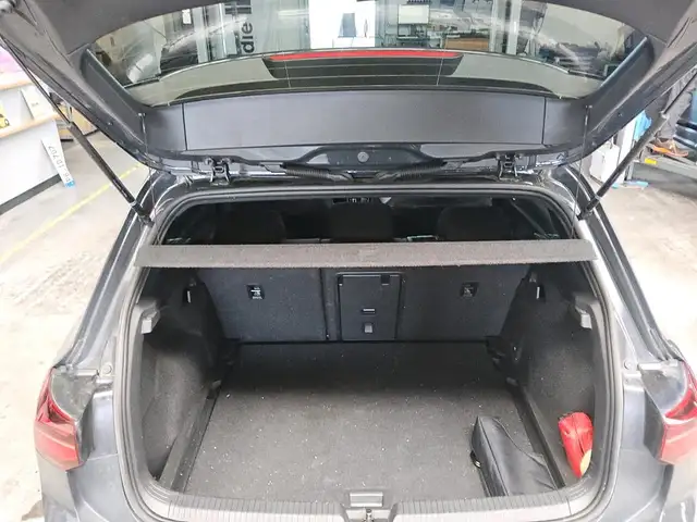 Volkswagen Golf view 12