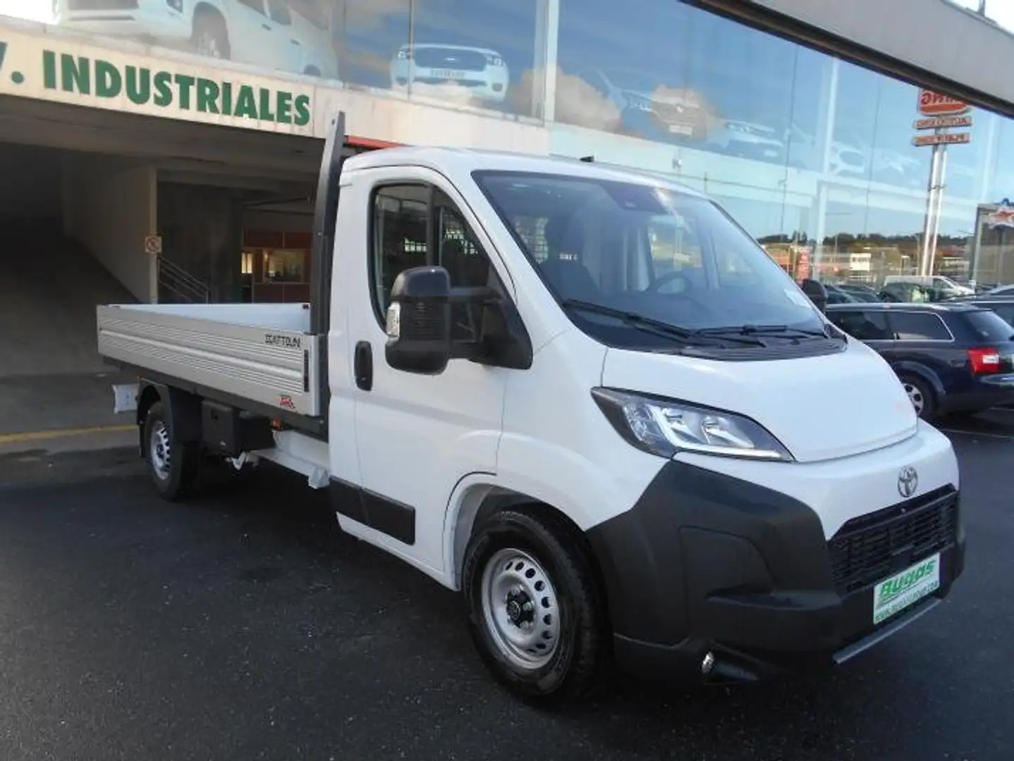 Toyota Proace Max TOYOTA 2.2 D 140 CV CAJA ABIERTA L3 Blanco - 2