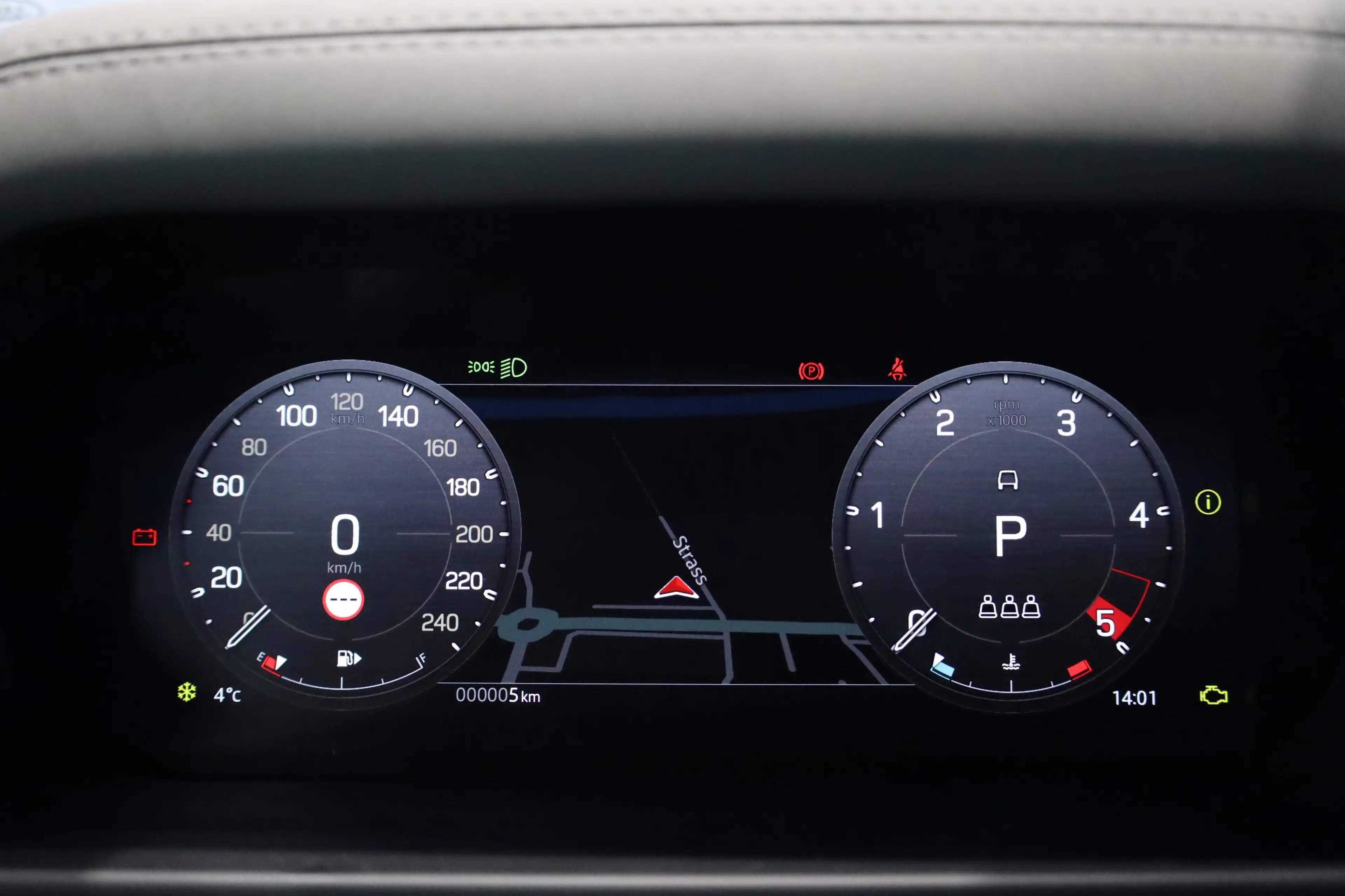 Land Rover Defender D200 X-Dynamic SE 3.0 — photo 12