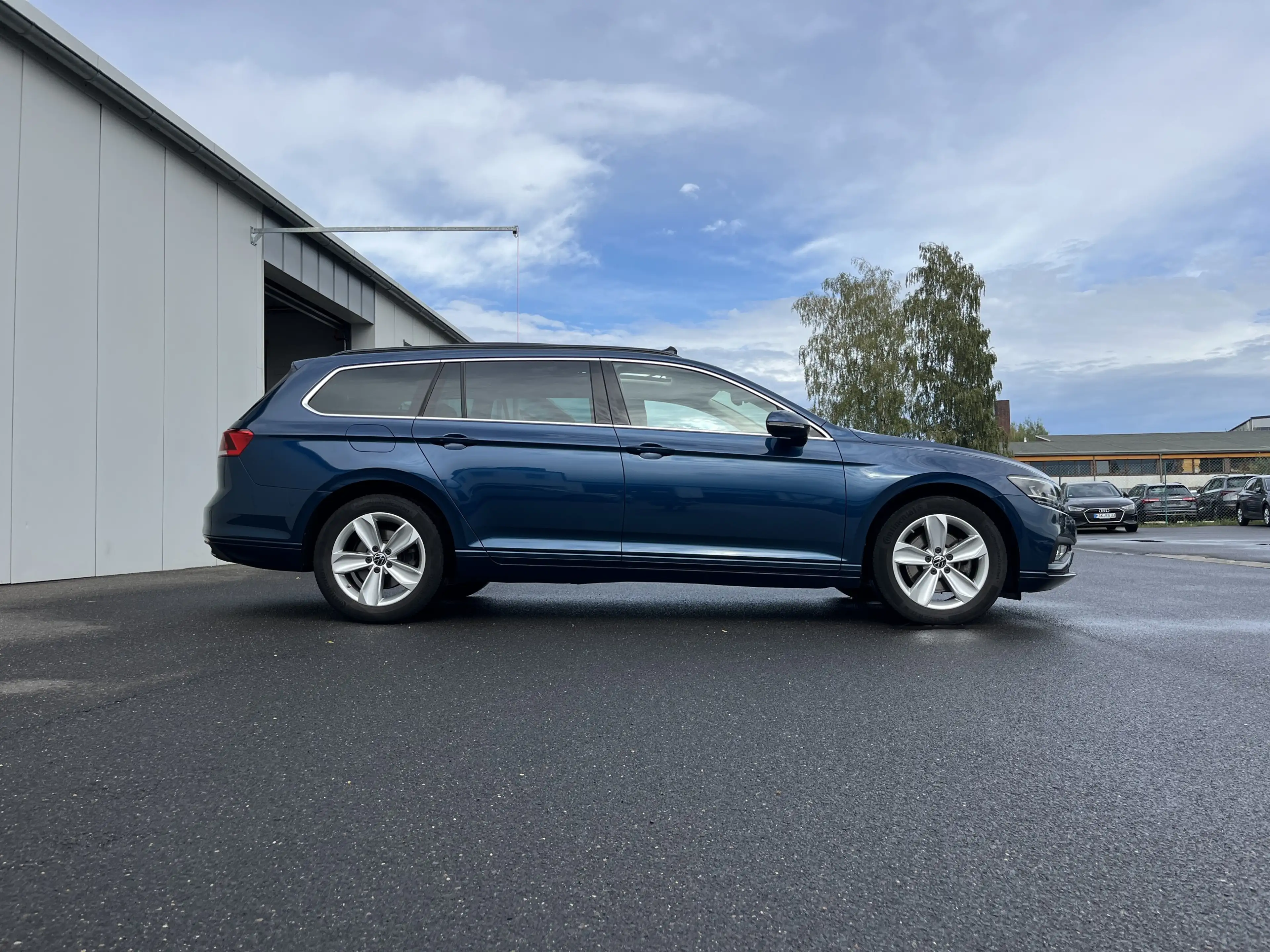 Volkswagen Passat Variant 2.0 TDI DSG 4Mo Business 1,99% Fin. AHK STHZ PANO — photo 5