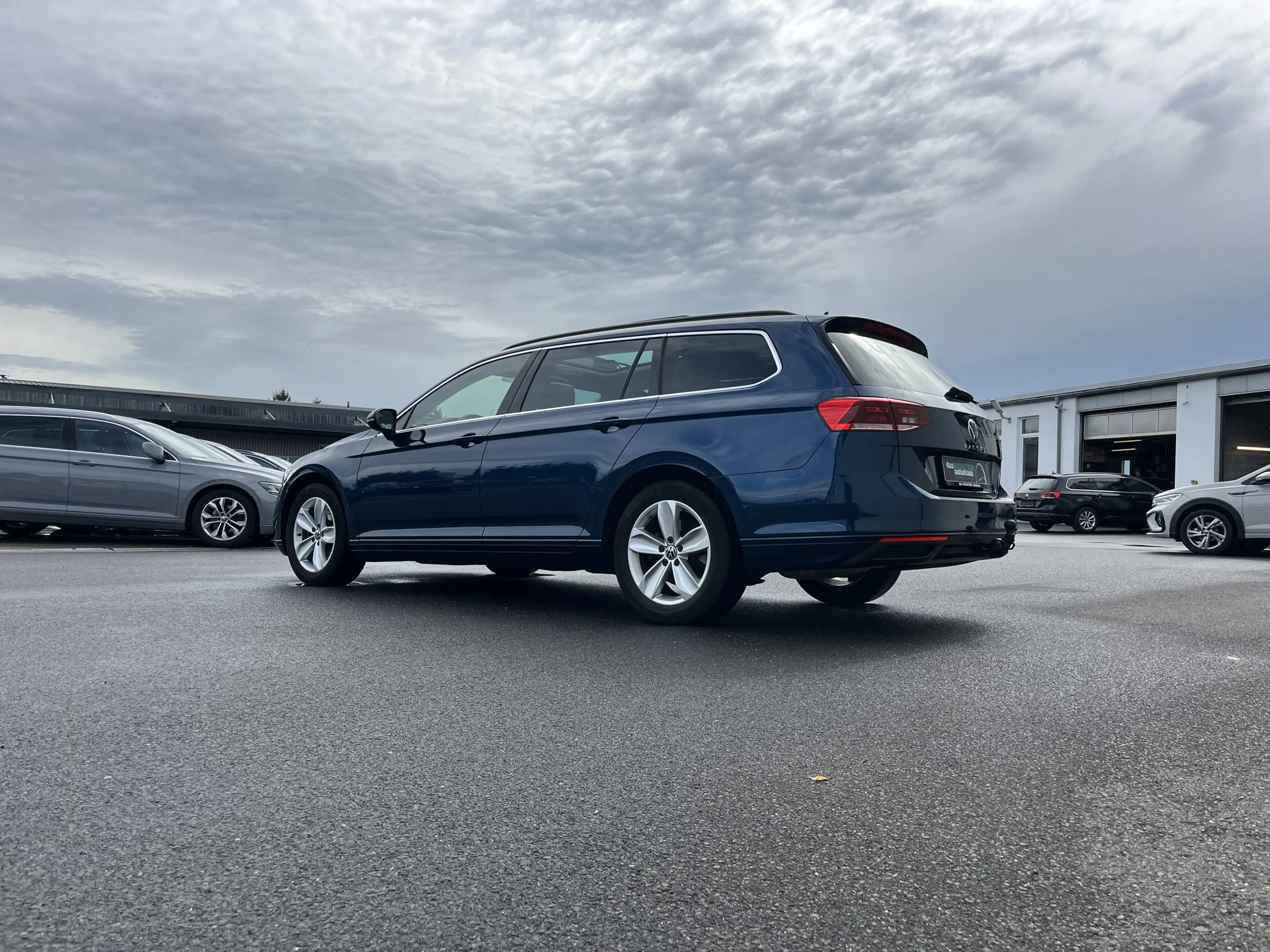 Volkswagen Passat Variant 2.0 TDI DSG 4Mo Business 1,99% Fin. AHK STHZ PANO — photo 10