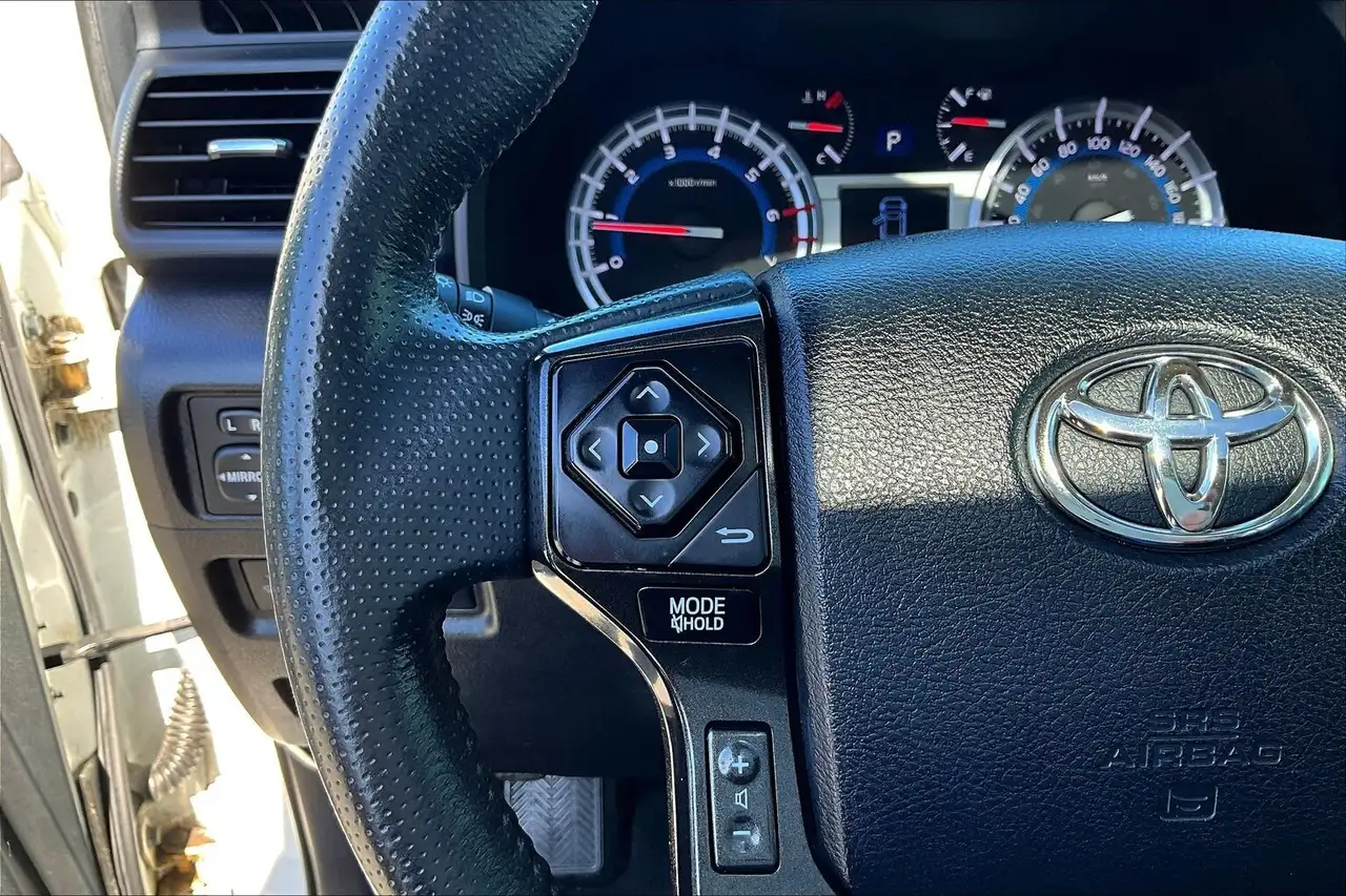 Toyota 4-Runner снимка Toyota 4-Runner