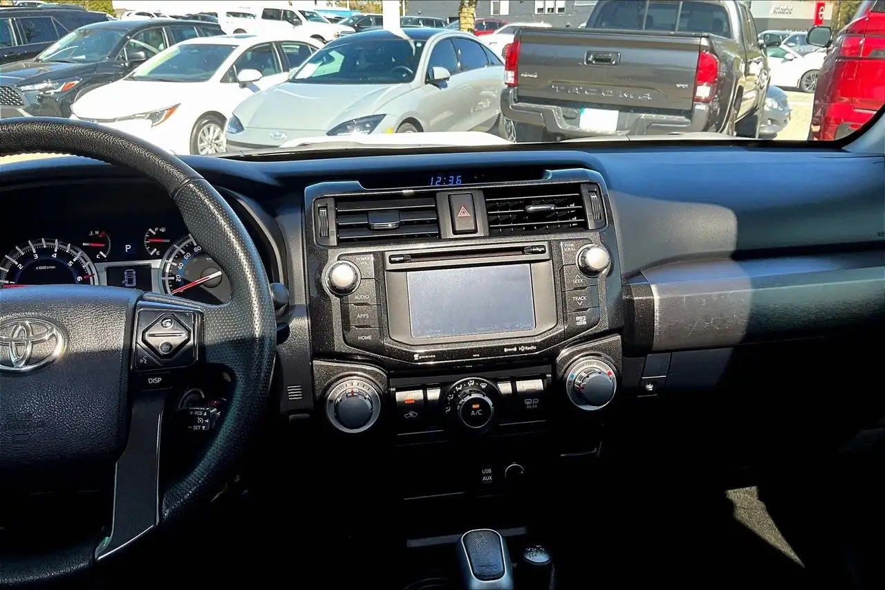 Toyota 4-Runner снимка Toyota 4-Runner