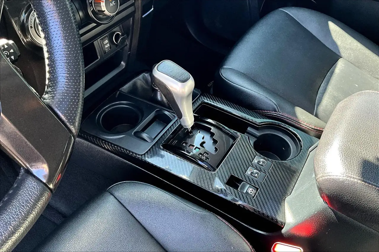 Toyota 4-Runner снимка Toyota 4-Runner
