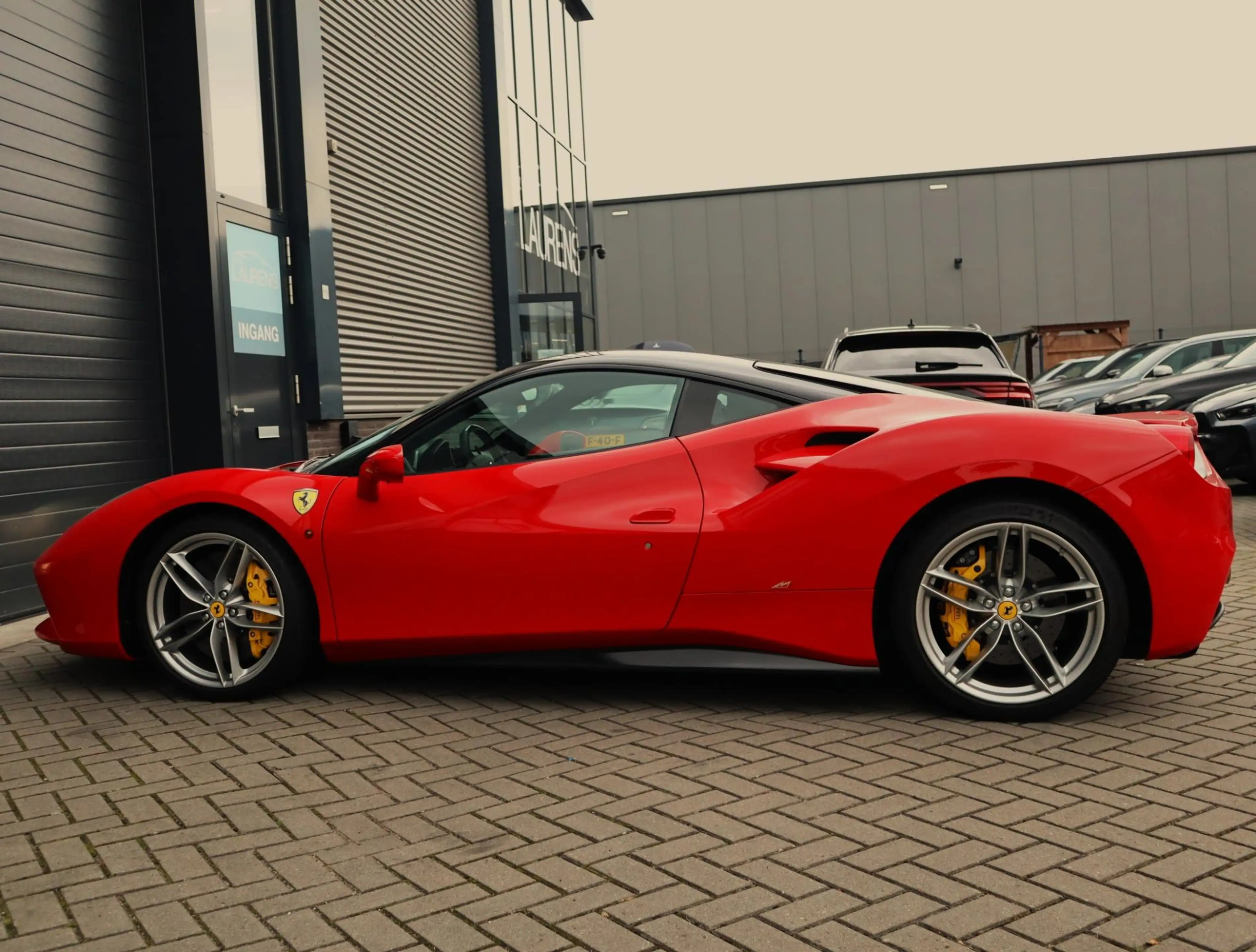 Ferrari 488 3.9 GTB HELE | EXPORT | LED shift indicators | Car — photo 9
