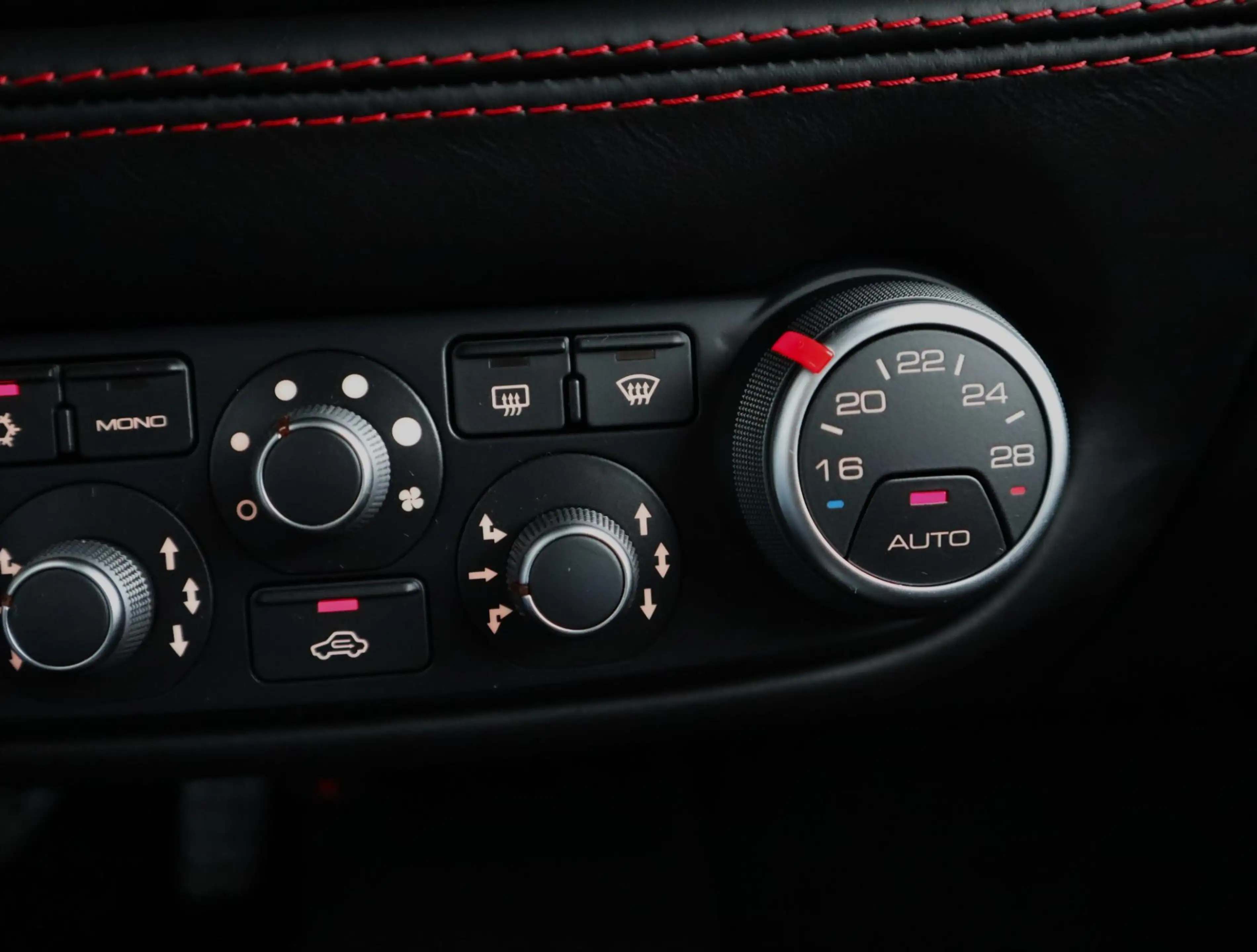 Ferrari 488 3.9 GTB HELE | EXPORT | LED shift indicators | Car — photo 50