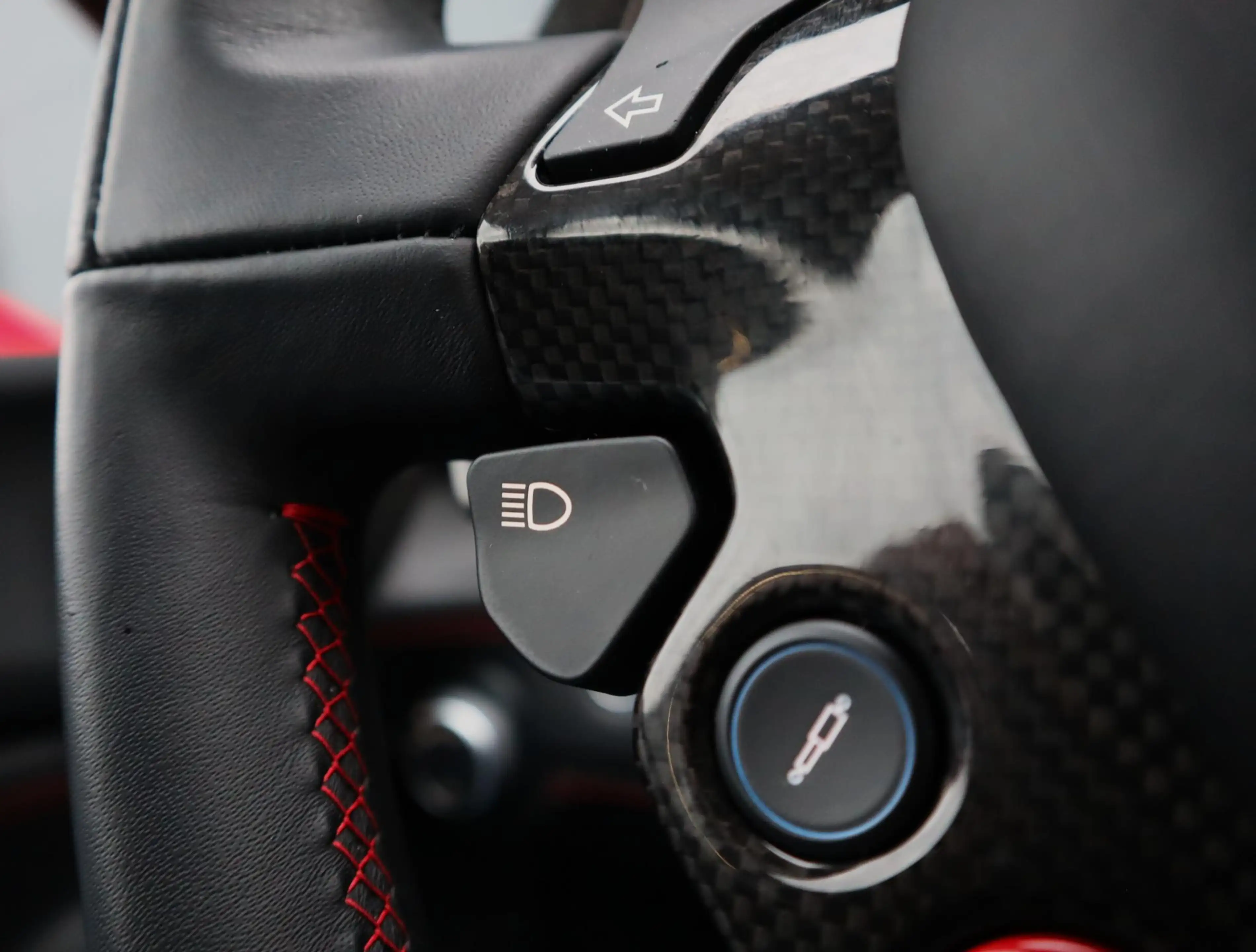 Ferrari 488 3.9 GTB HELE | EXPORT | LED shift indicators | Car — photo 31