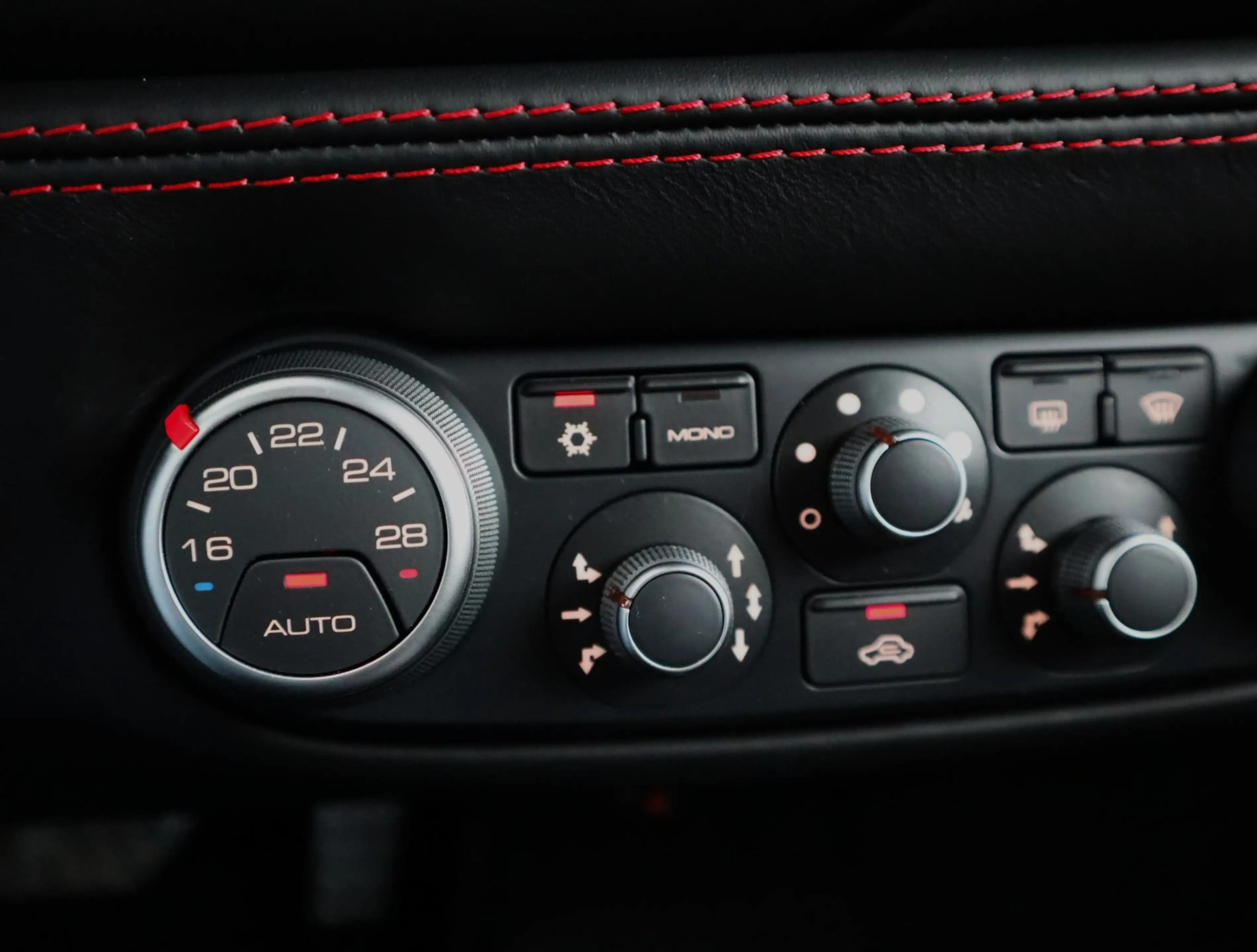 Ferrari 488 3.9 GTB HELE | EXPORT | LED shift indicators | Car — photo 49