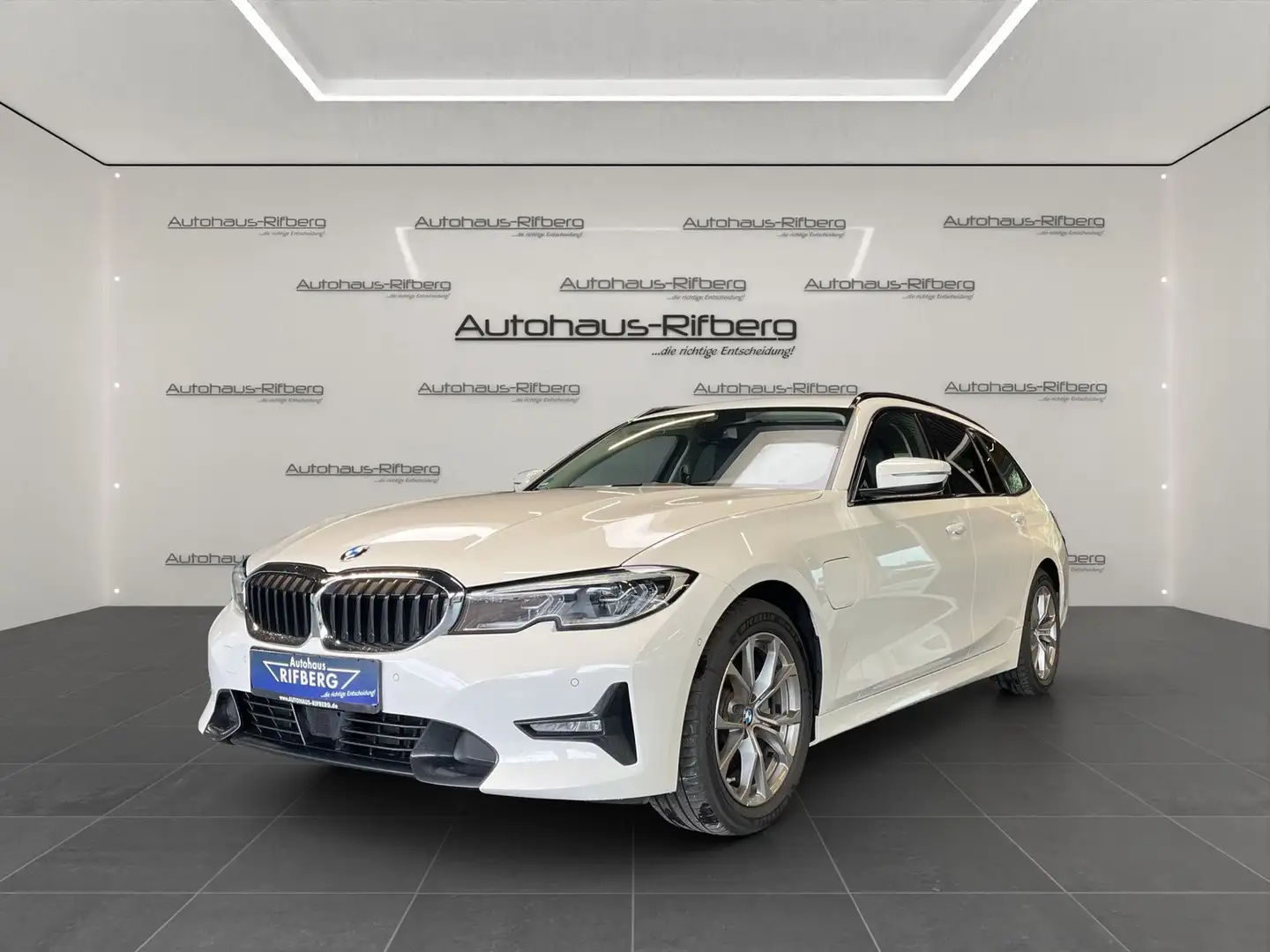 BMW 320 e TOURING Sport Line/AHK/NAVI/LASER/KAMERA Blanc - 1