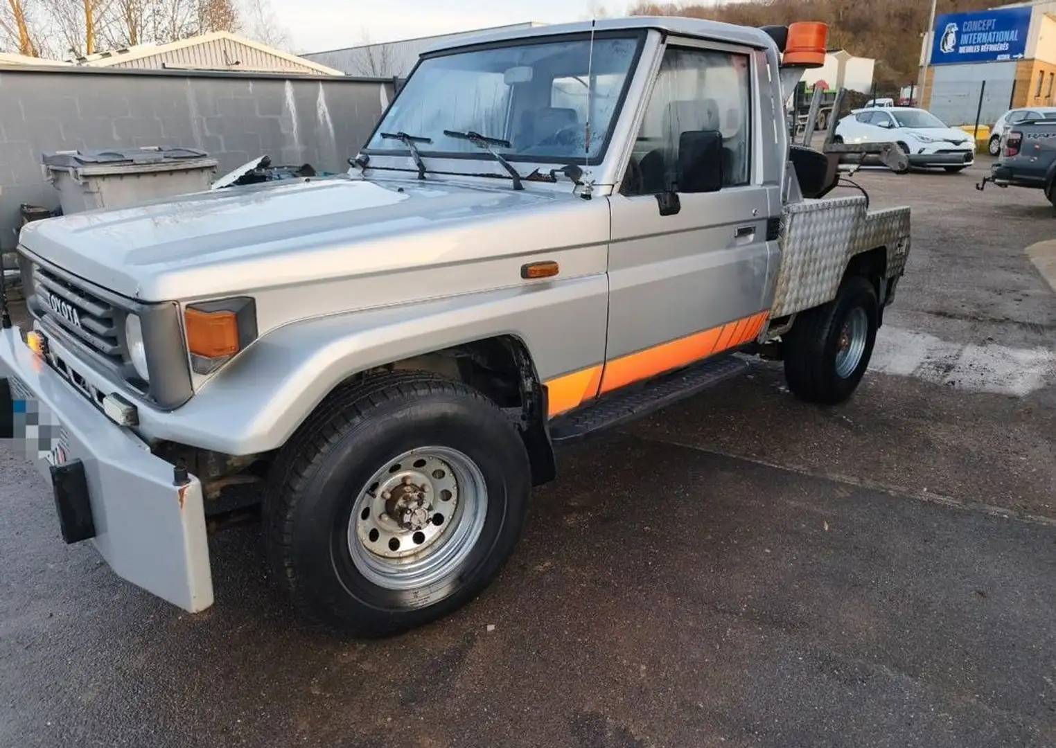 Toyota Land Cruiser dépanneuse Gris - 1