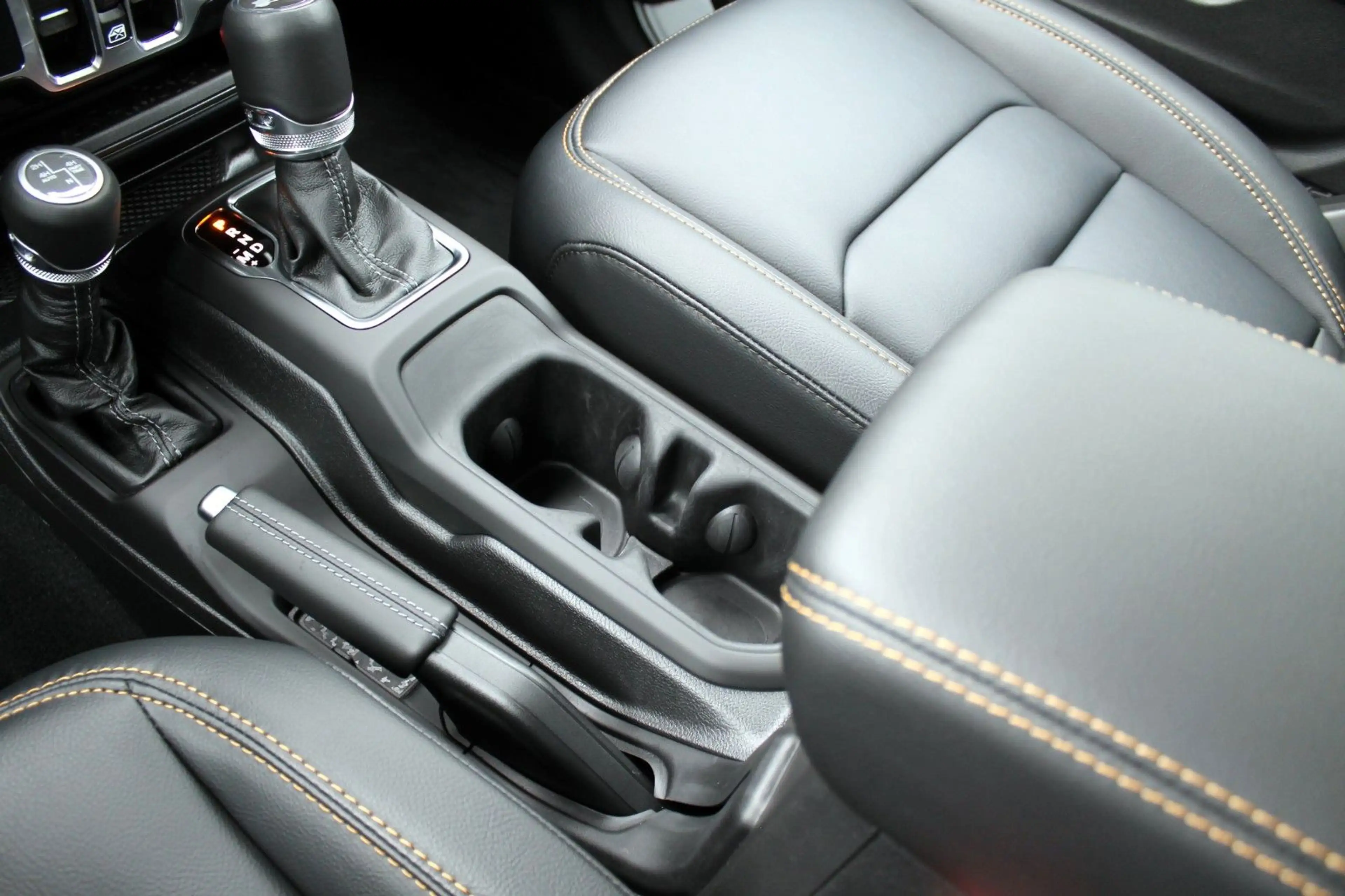 Jeep Wrangler Unlimited Sahara ACC,LED,Alpine,AHK,4X4 — photo 12