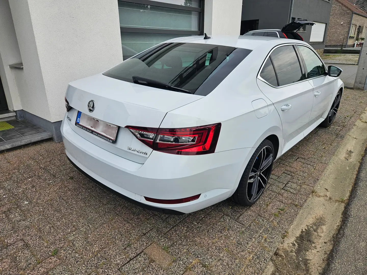 Skoda Superb 2.0 TDI Blanc - 2