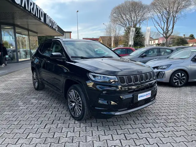 Jeep Compass view 3