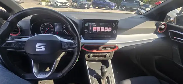 SEAT Arona view 8