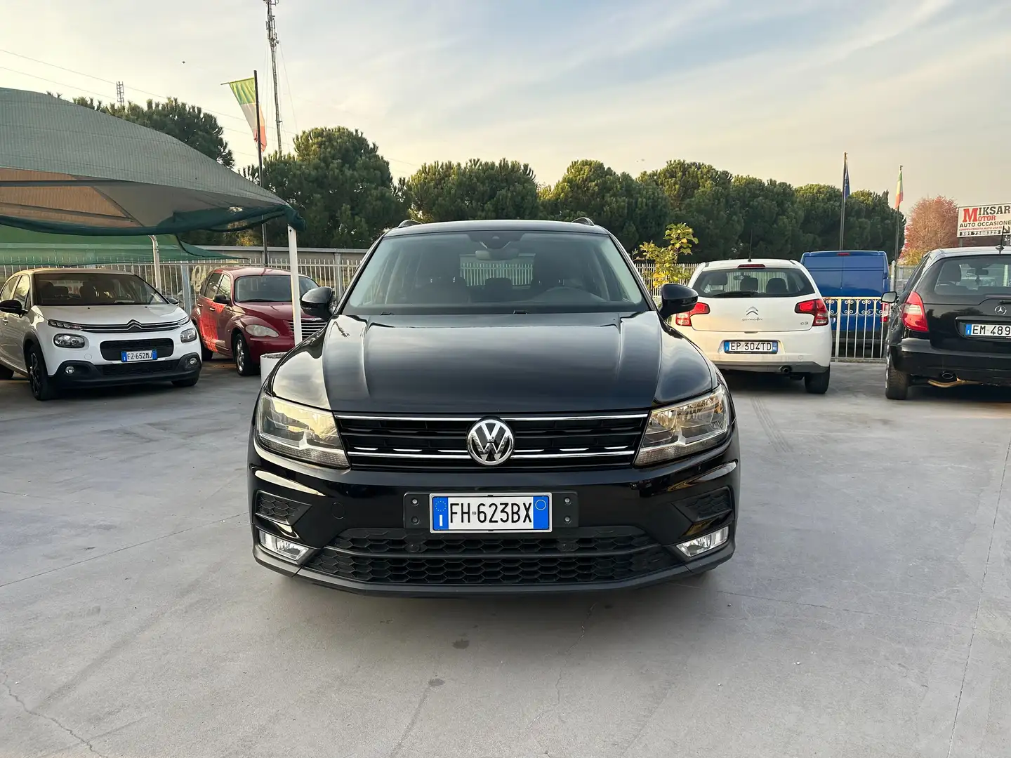Volkswagen Tiguan 2.0 tdi Business 150cv E6b Zwart - 2