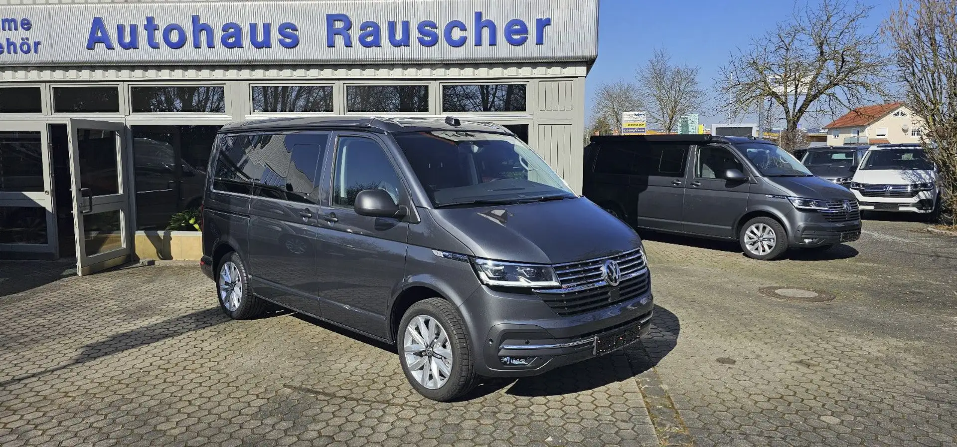 Volkswagen T6 California T6.1 California Beach Tour 2.0 TDI 204 PS DSG 4M Grau - 1