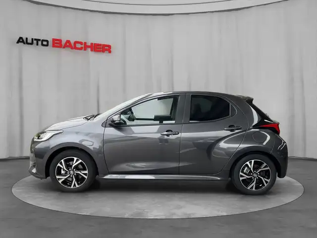 Toyota Yaris view 3