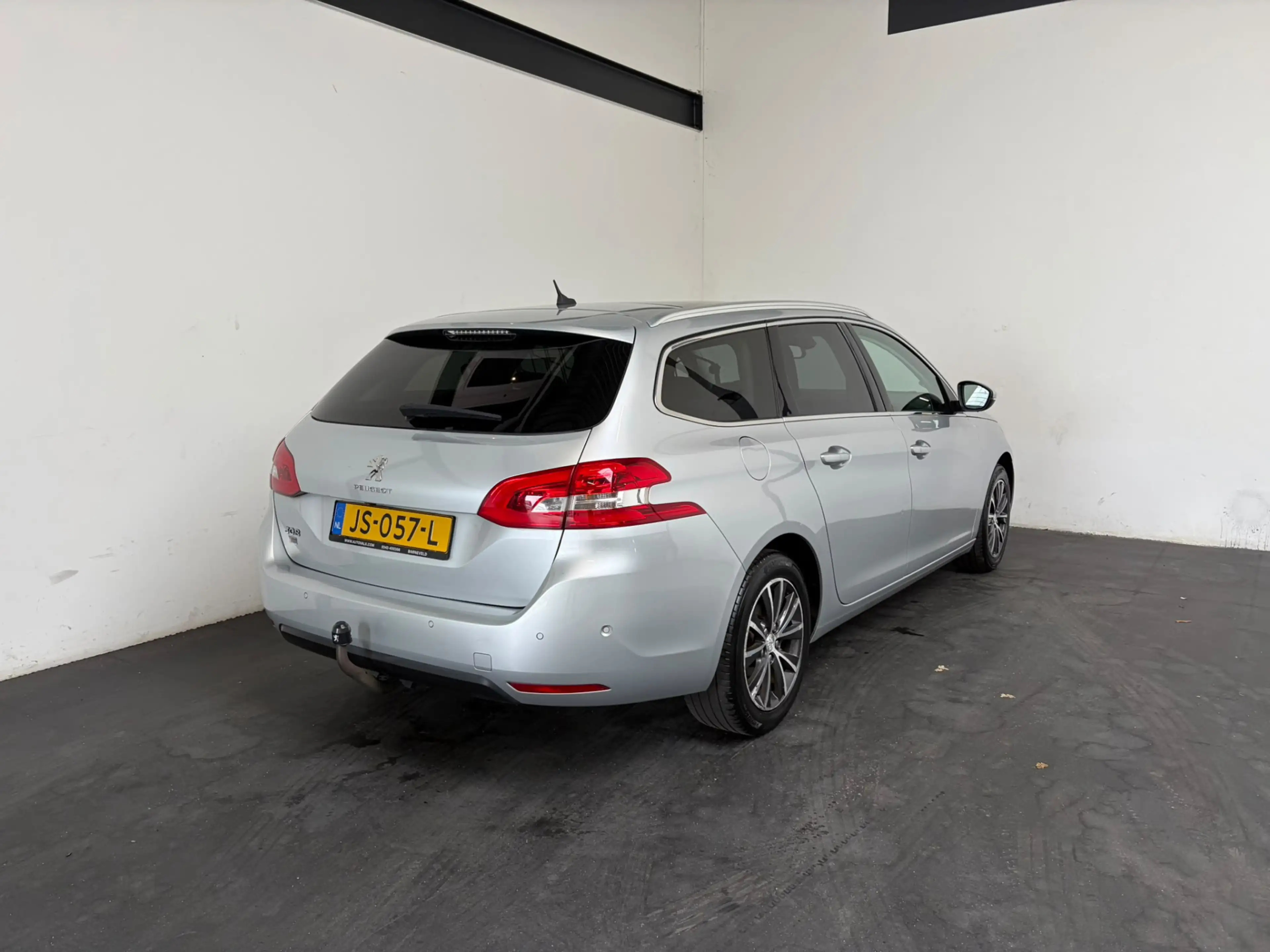 Peugeot 308 SW 1.2 PureTech Allure — photo 2