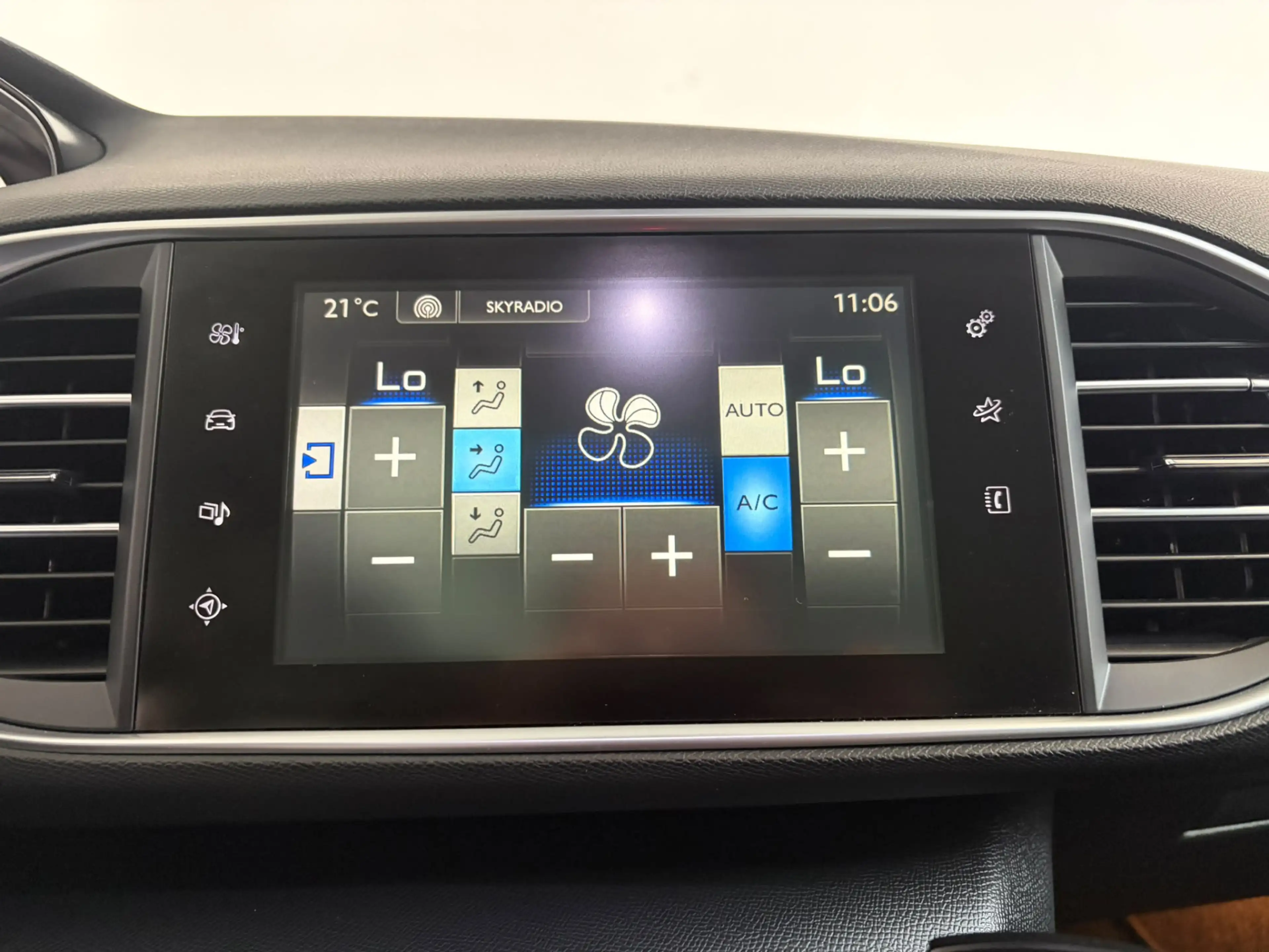 Peugeot 308 SW 1.2 PureTech Allure — photo 23