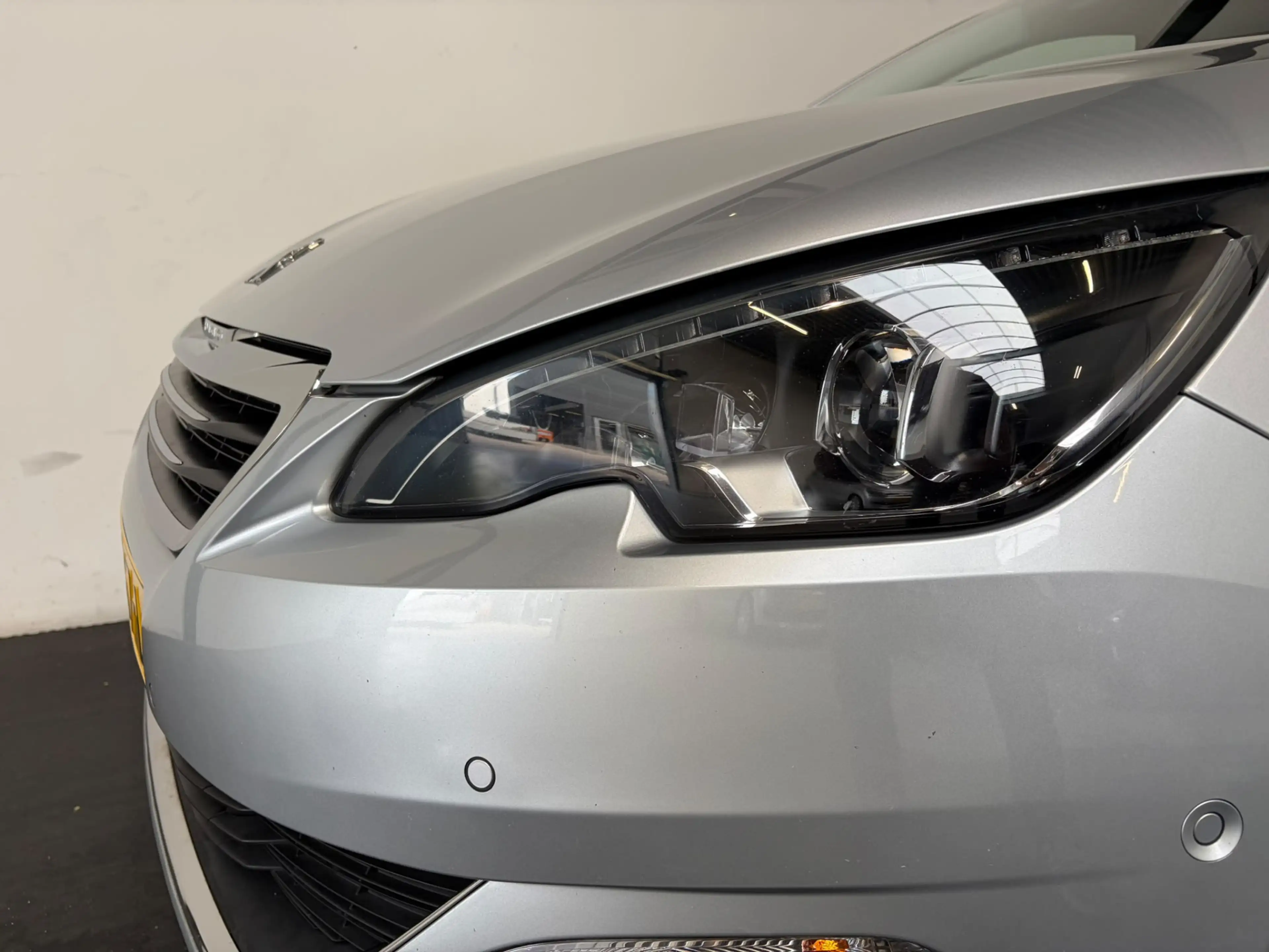 Peugeot 308 SW 1.2 PureTech Allure — photo 25
