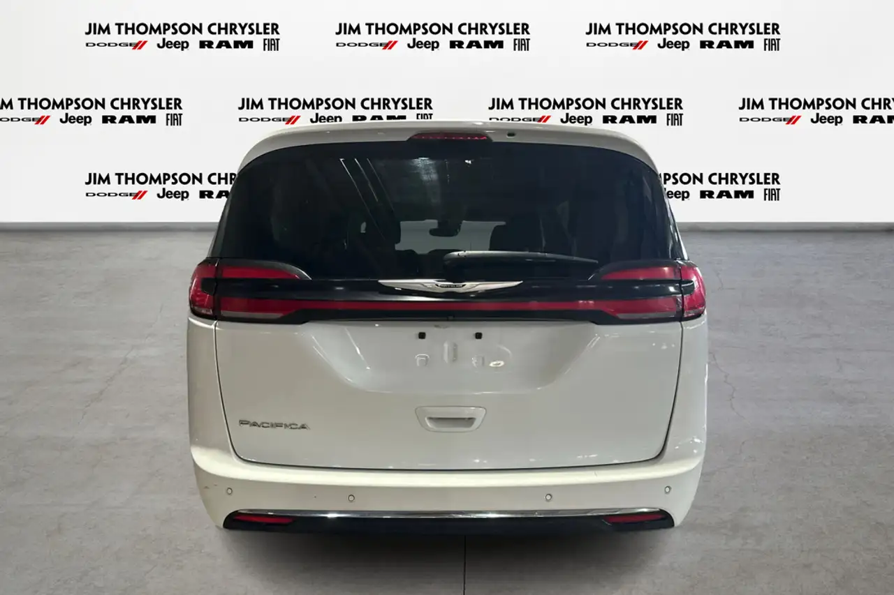 Chrysler Pacifica снимка Chrysler Pacifica