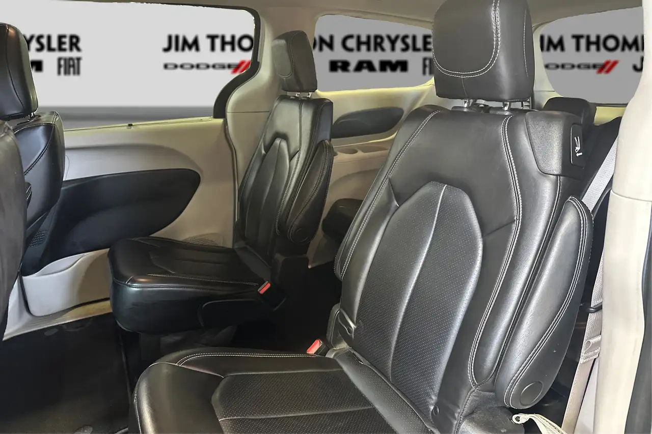 Chrysler Pacifica снимка Chrysler Pacifica