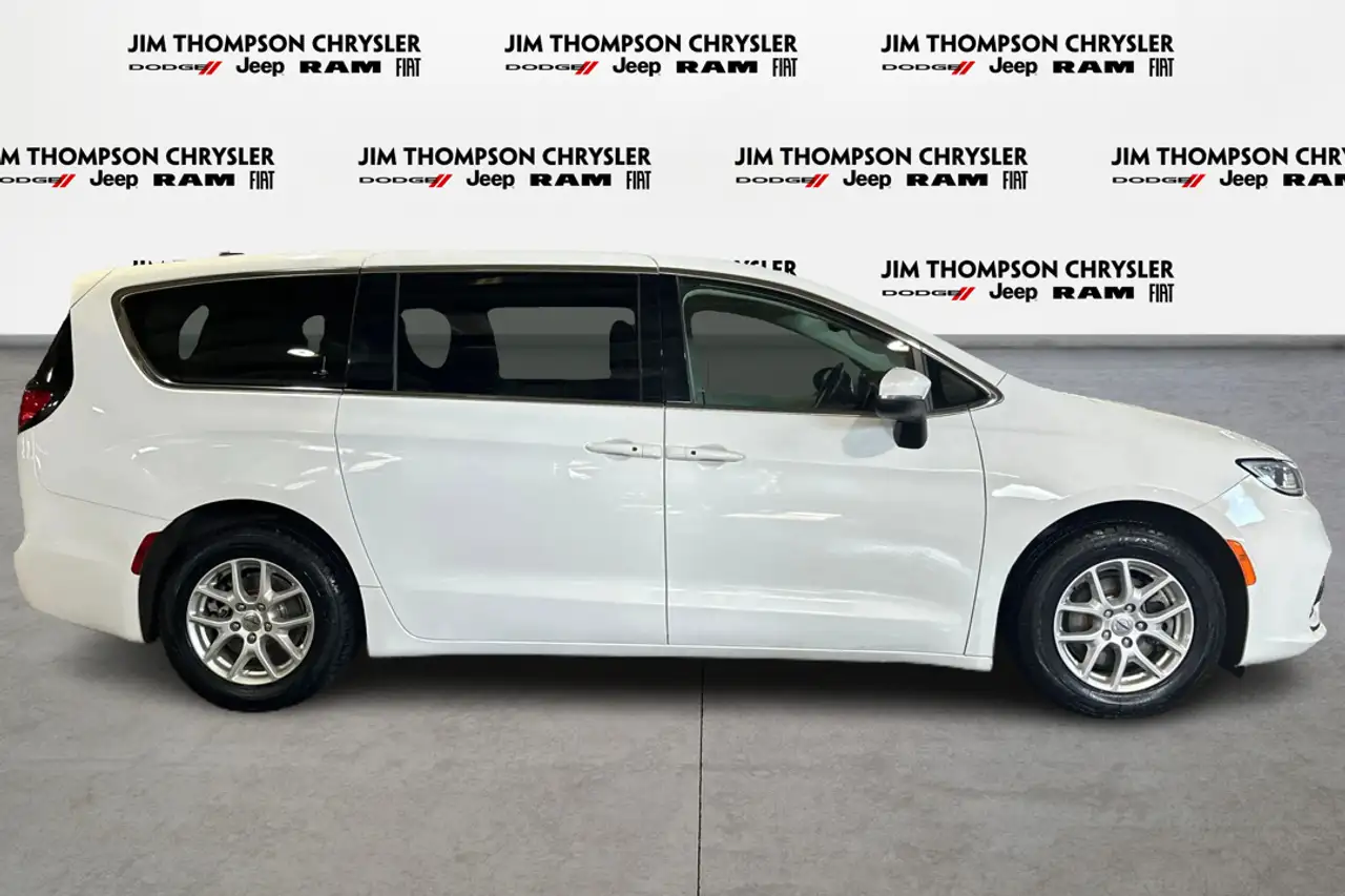 Chrysler Pacifica снимка Chrysler Pacifica