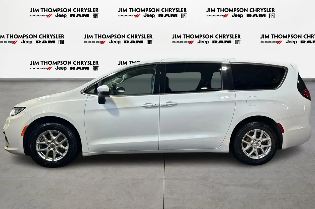 Chrysler Pacifica снимка Chrysler Pacifica