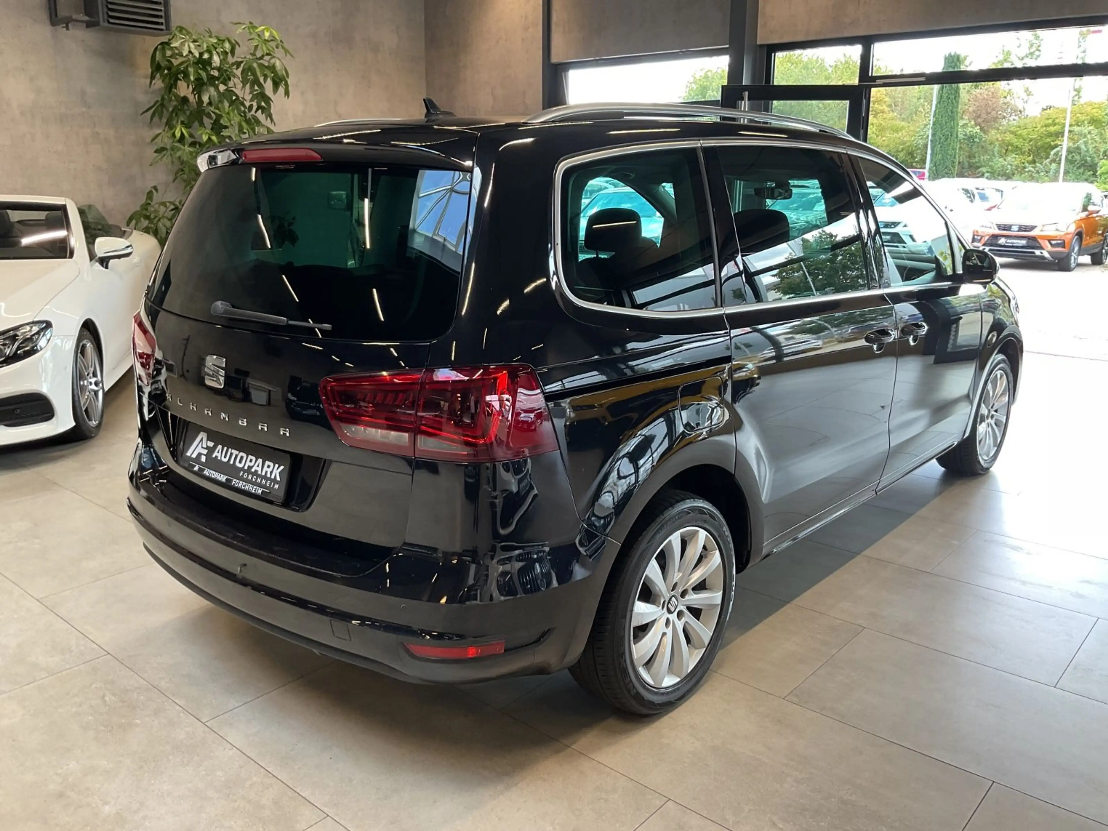 SEAT Alhambra 2.0 TDI Style AHK Navi Xenon 7-Sitzer — photo 4