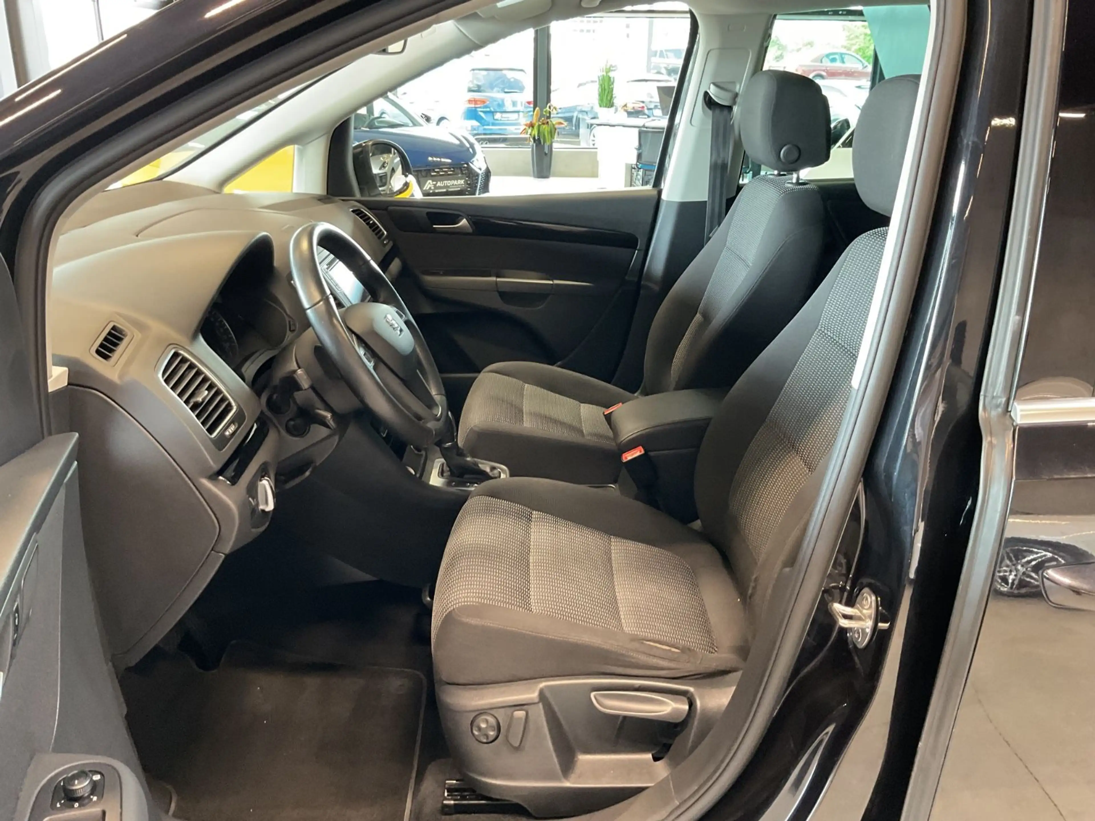 SEAT Alhambra 2.0 TDI Style AHK Navi Xenon 7-Sitzer — photo 7