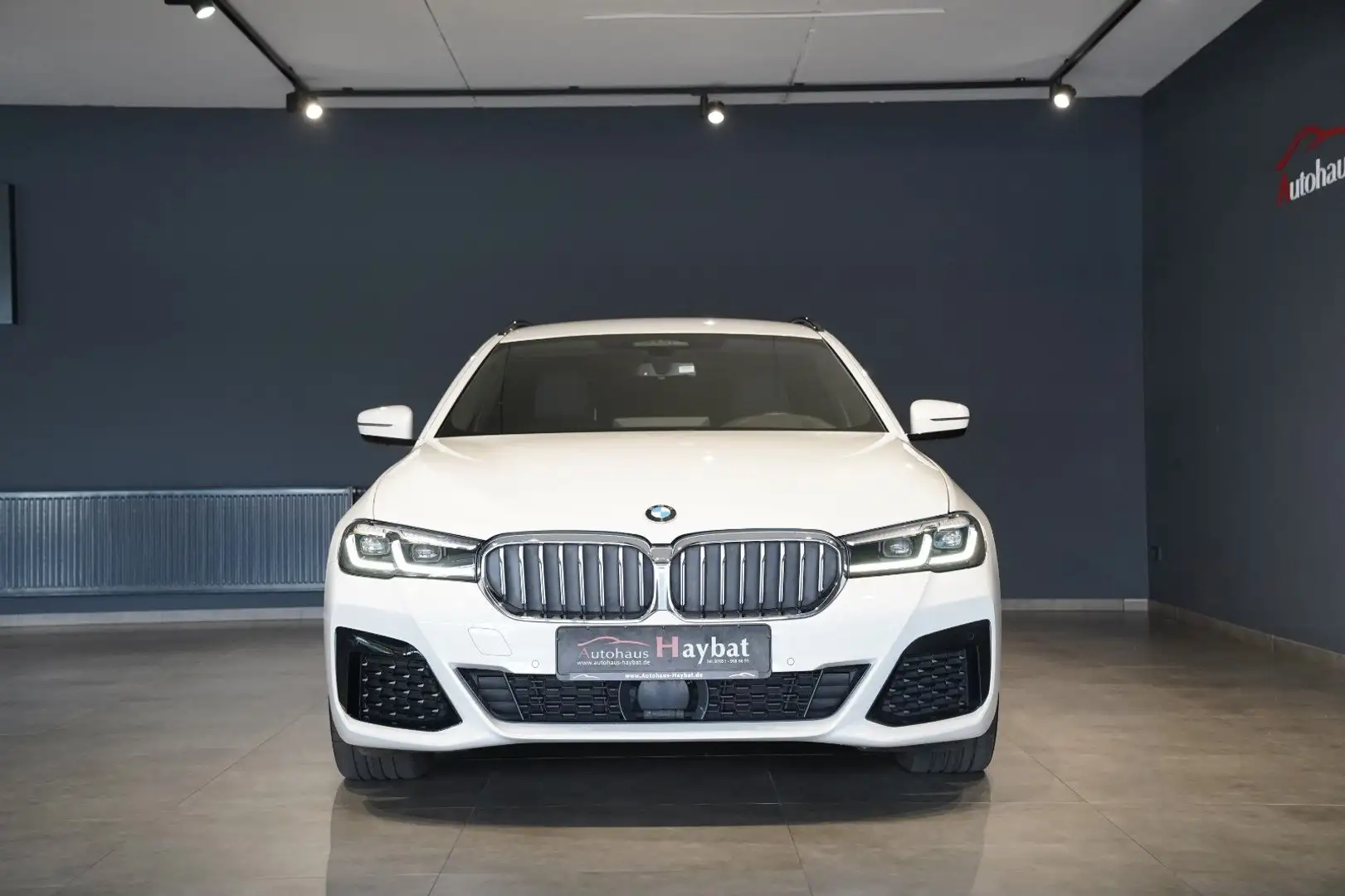 BMW 520 d xD M Sport LCProf-LED-RFK-ACC-HuD-AHK-StaHz Blanc - 2
