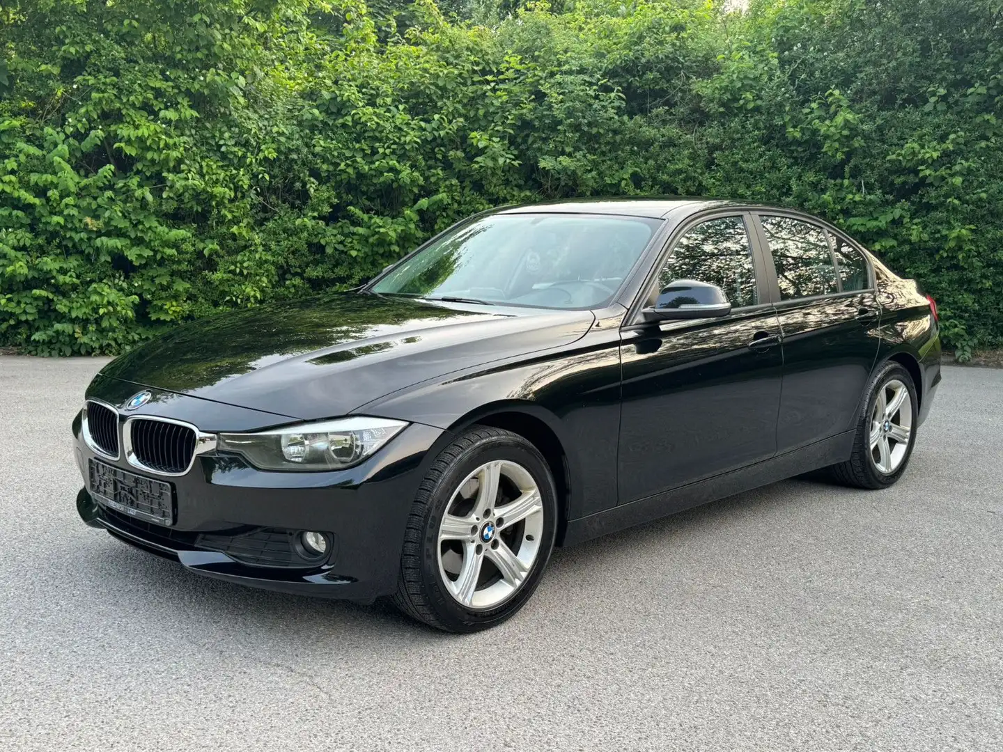 BMW 320 d Modern Line F30 Automatik Schwarz - 1