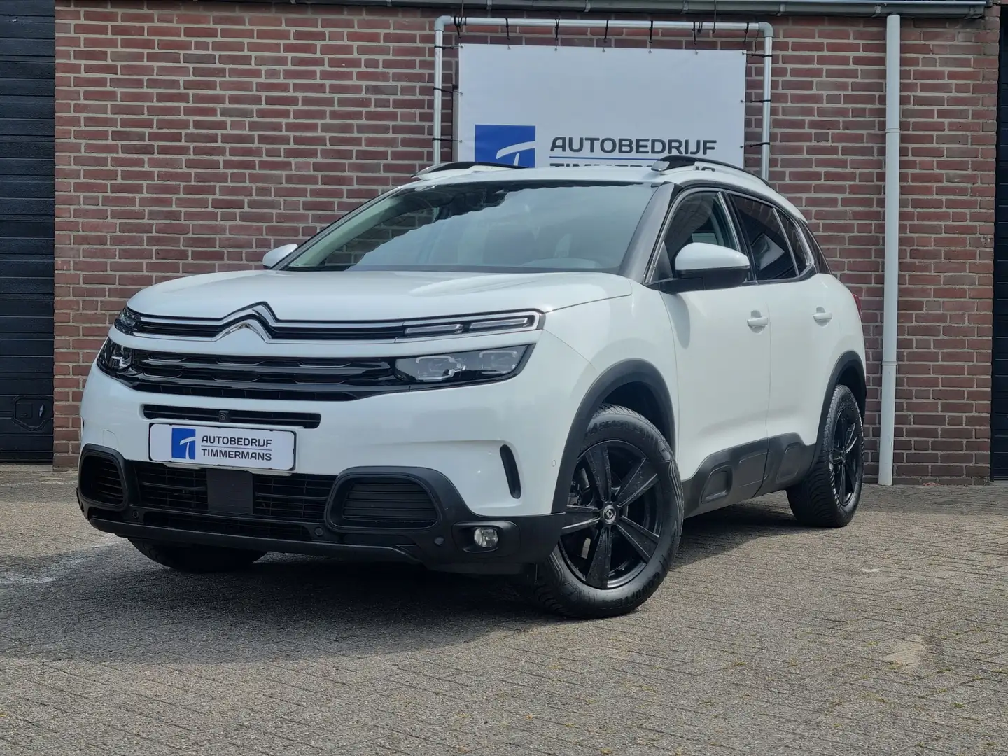 Citroen C5 Aircross 1.6 PureTech Shine Automaat Wit - 1
