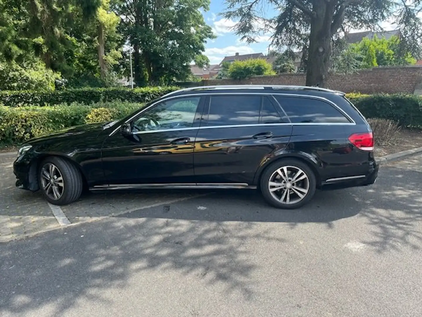 Mercedes-Benz E 250 E 250 Чёрный - 1
