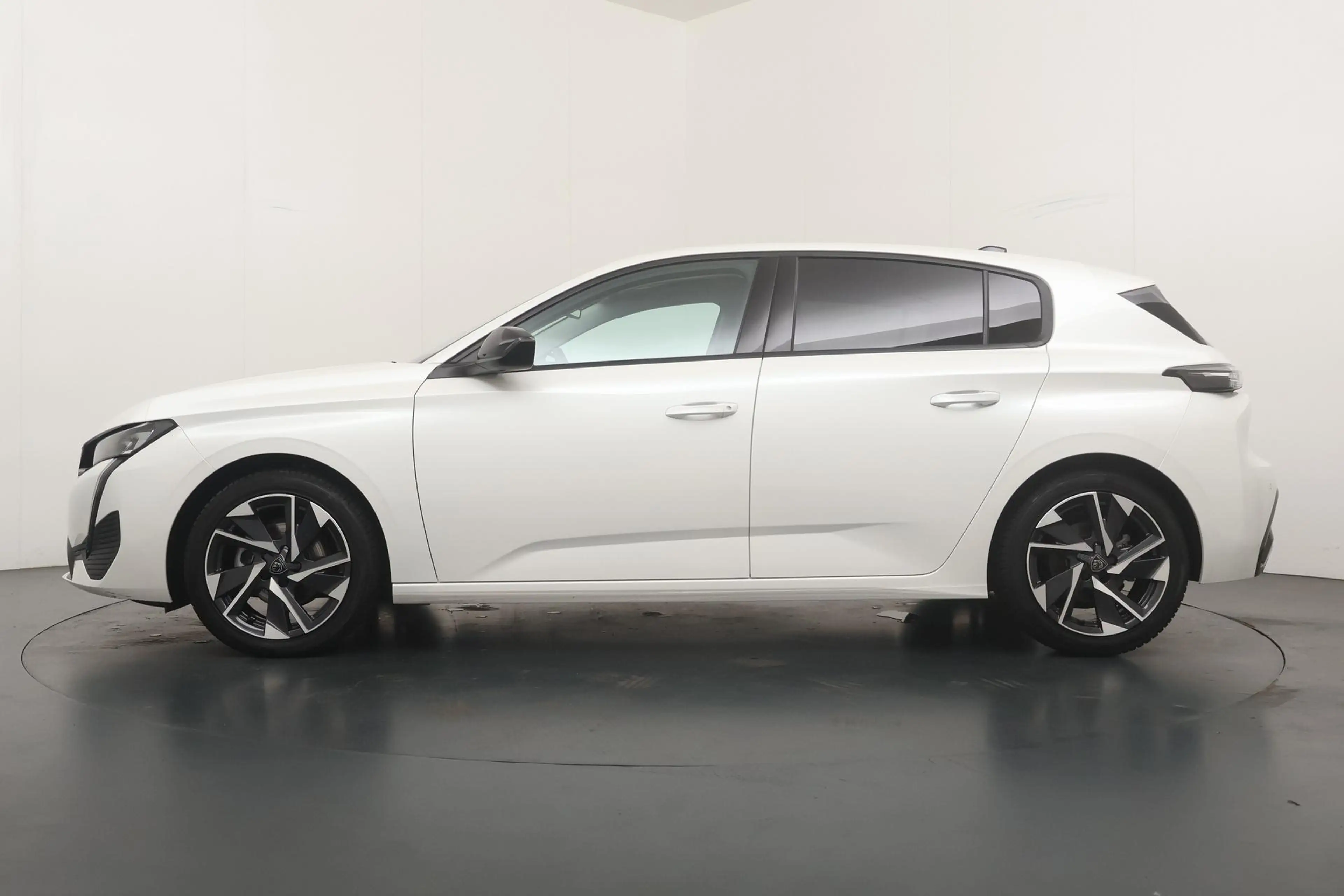 Peugeot 308 1.2 130pk Allure Pack Business | Navigatie | Camer — photo 3