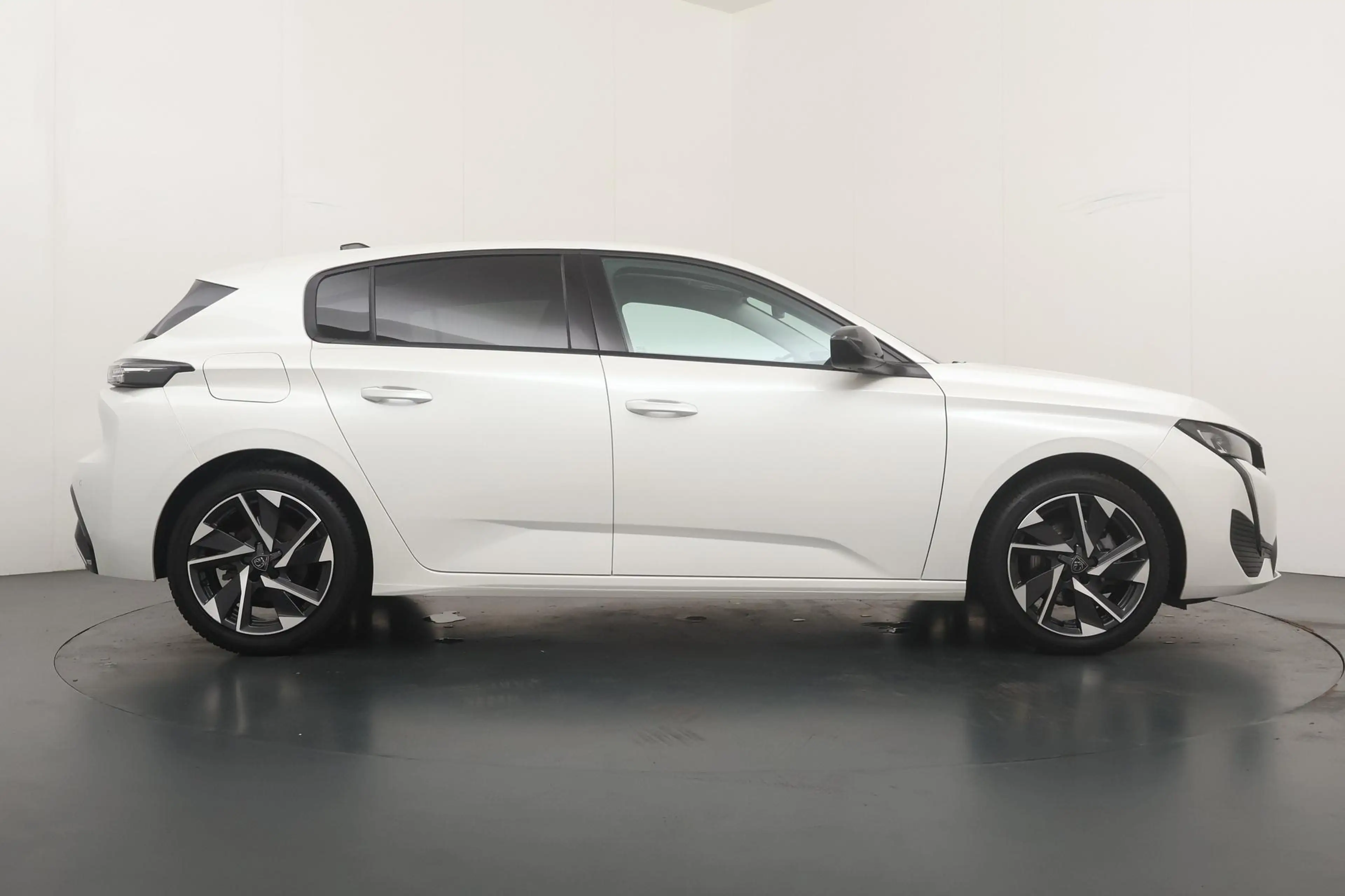 Peugeot 308 1.2 130pk Allure Pack Business | Navigatie | Camer — photo 12
