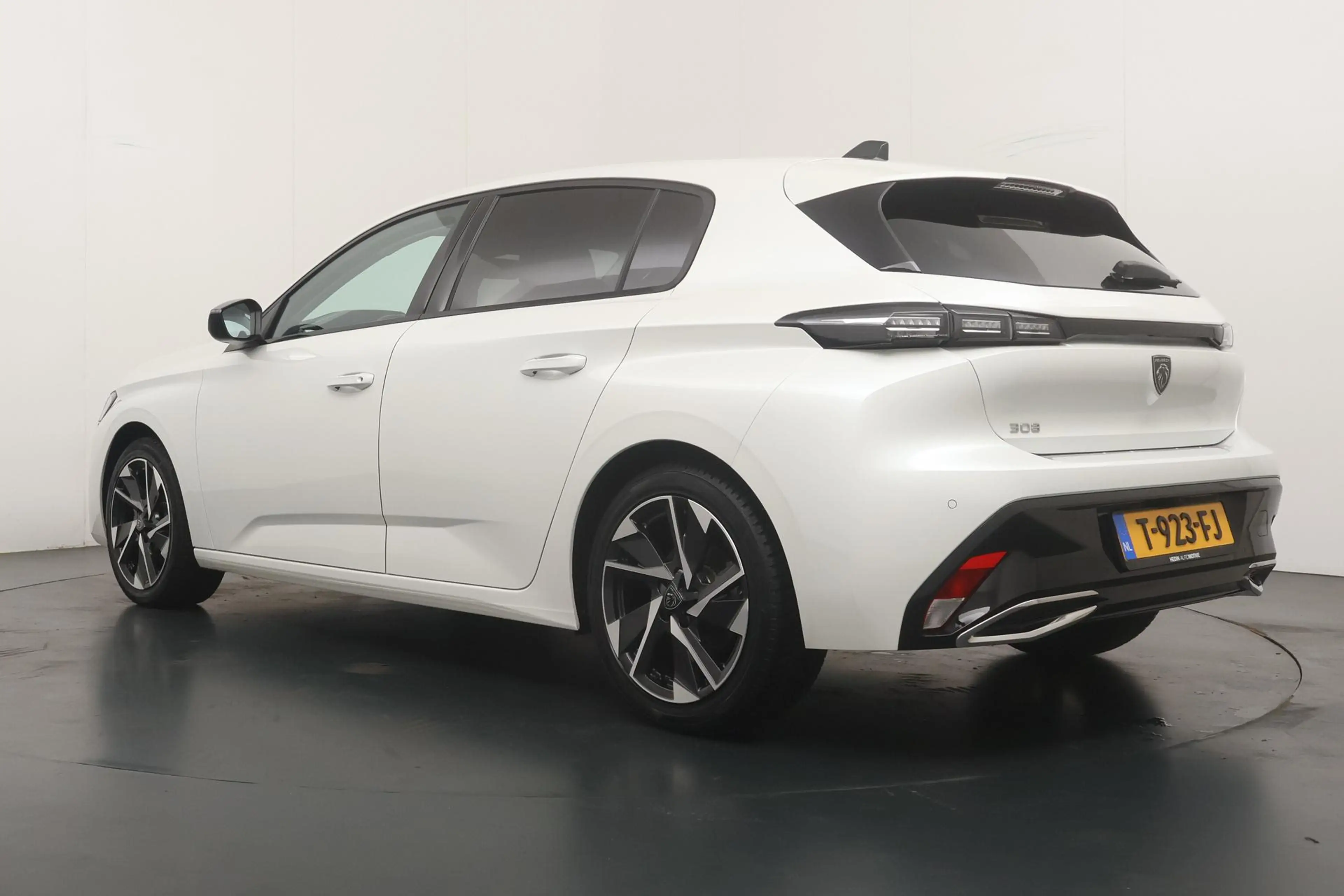 Peugeot 308 1.2 130pk Allure Pack Business | Navigatie | Camer — photo 11