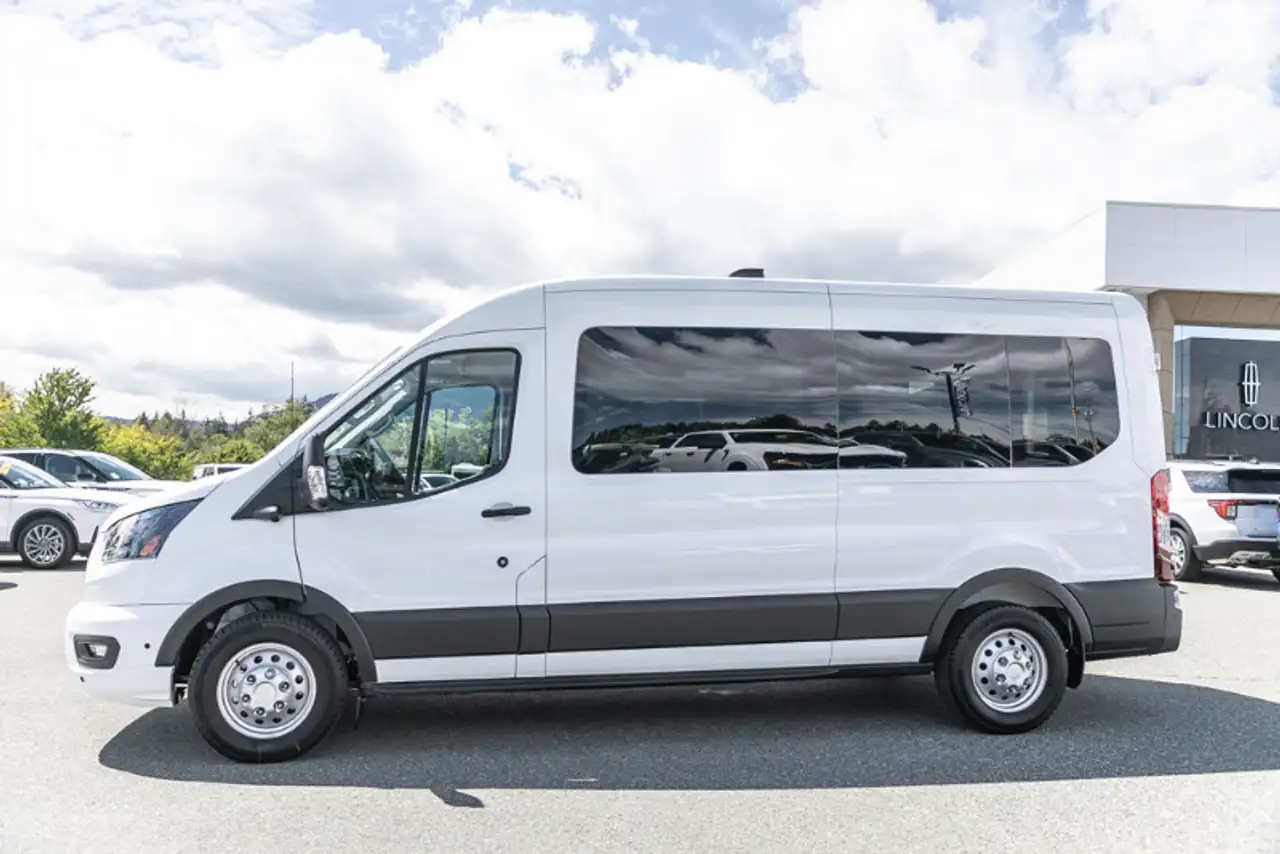 Ford Transit Passenger Wagon photo Ford Transit Passenger Wagon