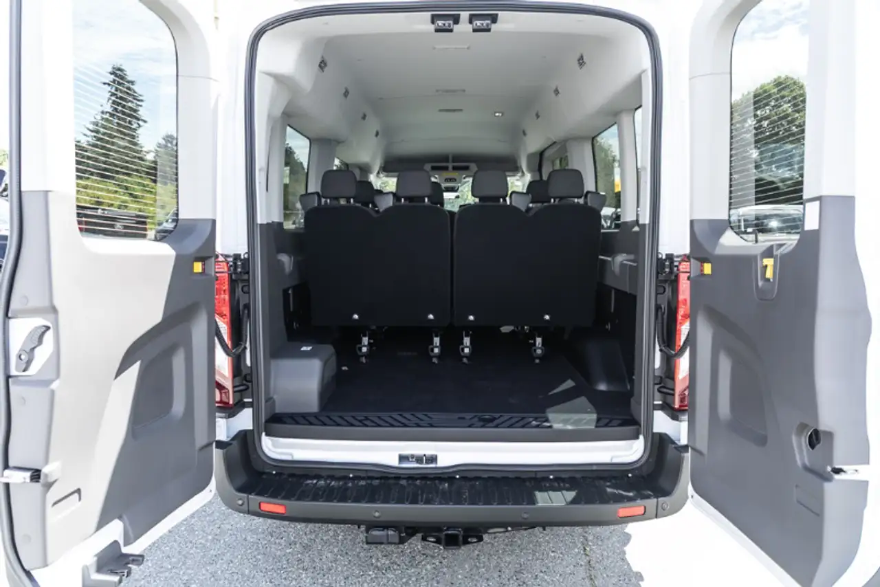 Ford Transit Passenger Wagon photo Ford Transit Passenger Wagon