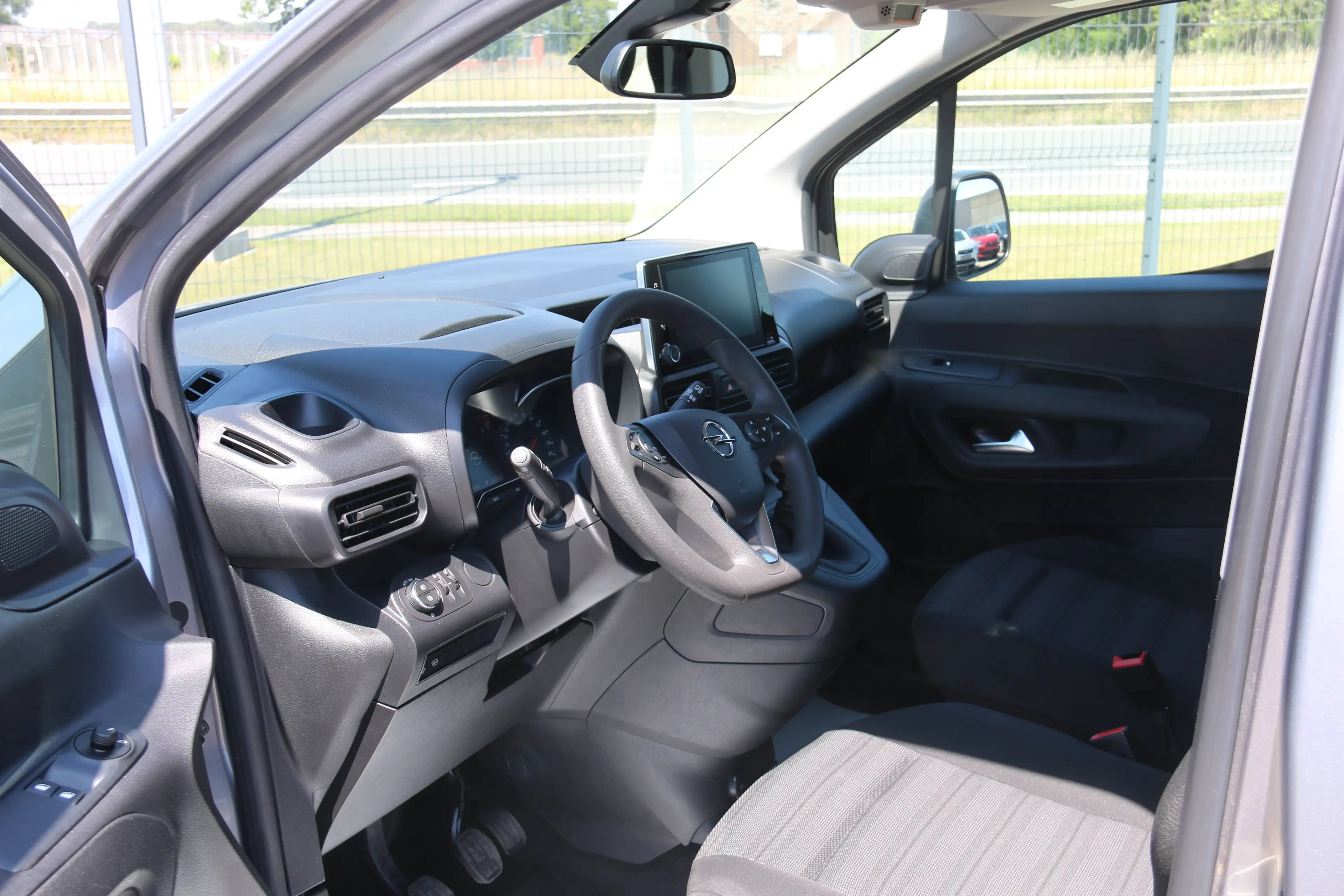 Opel Combo Life Combo Life 1.2 T L1H1 Edition S/S — photo 10